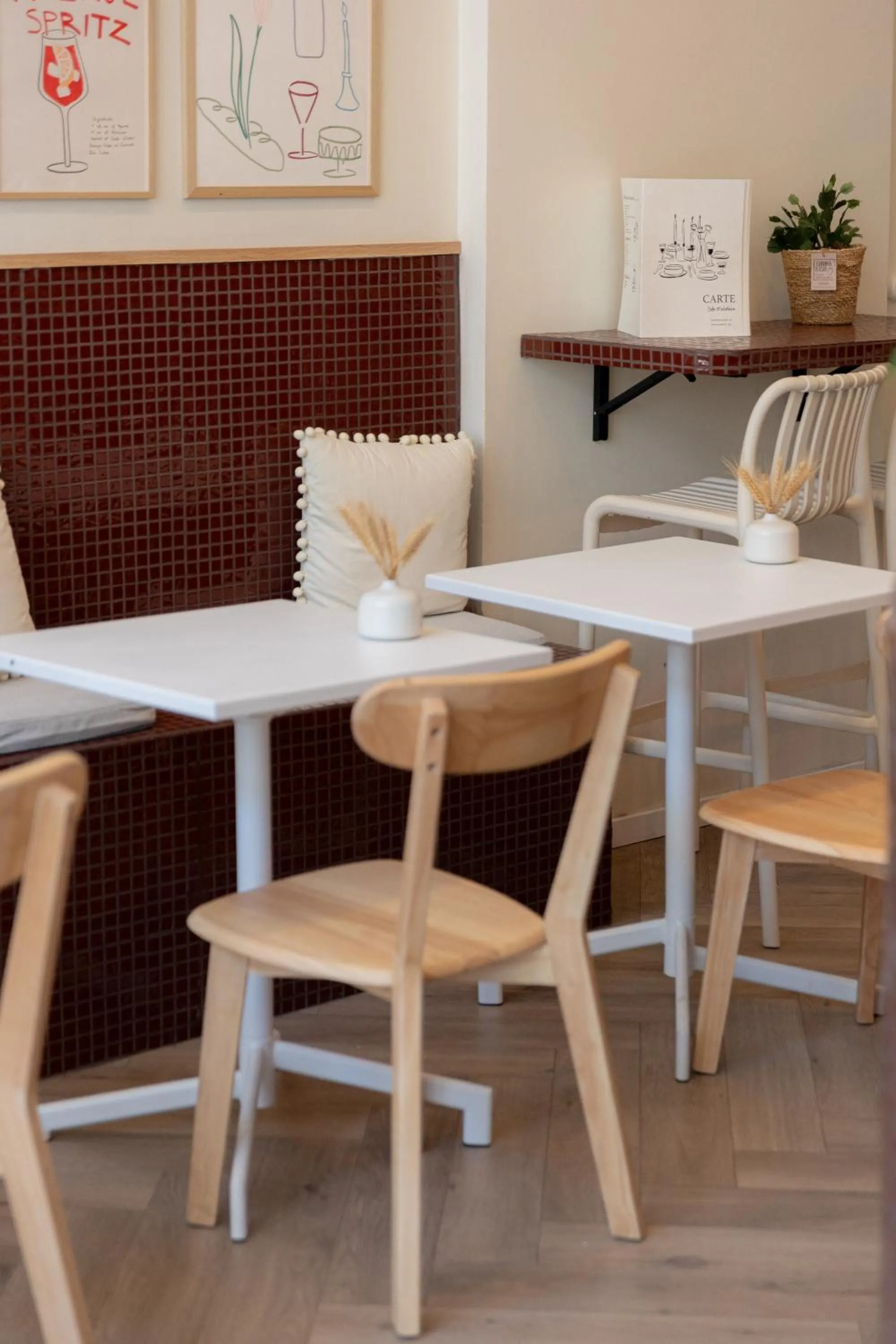 Restaurant/places to eat in Hotel M Soleil - Montpellier Centre Saint Roch