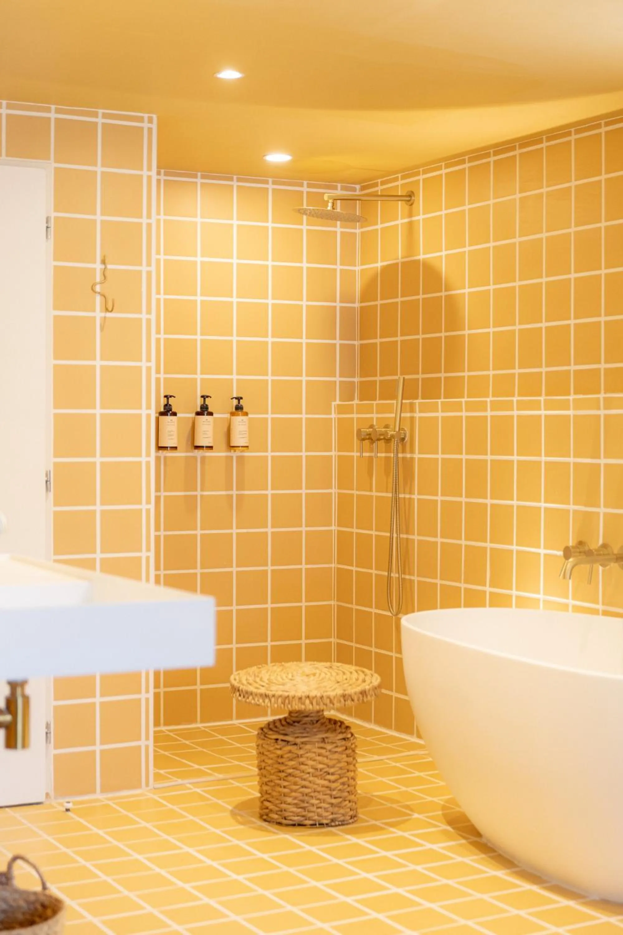 Shower in Hotel M Soleil - Montpellier Centre Saint Roch