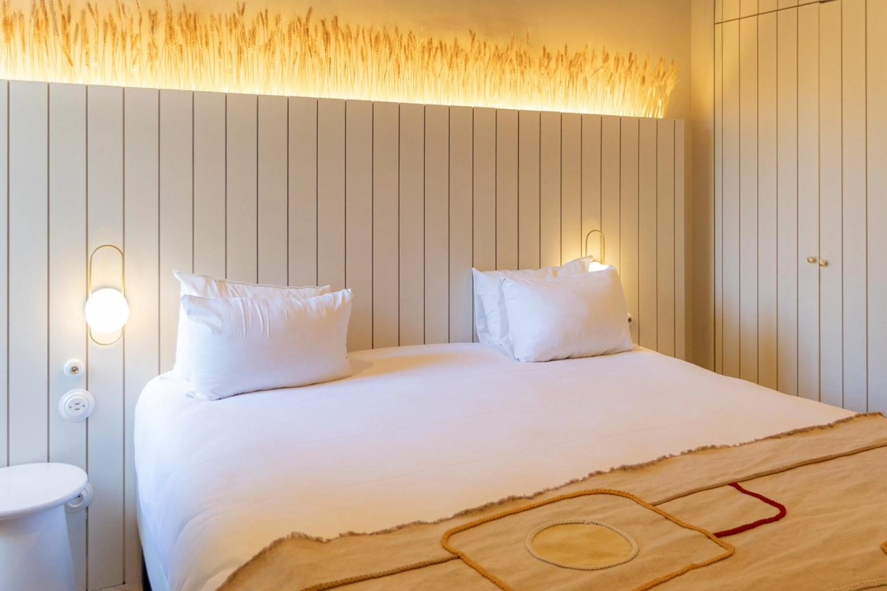 Bed in Hotel M Soleil - Montpellier Centre Saint Roch