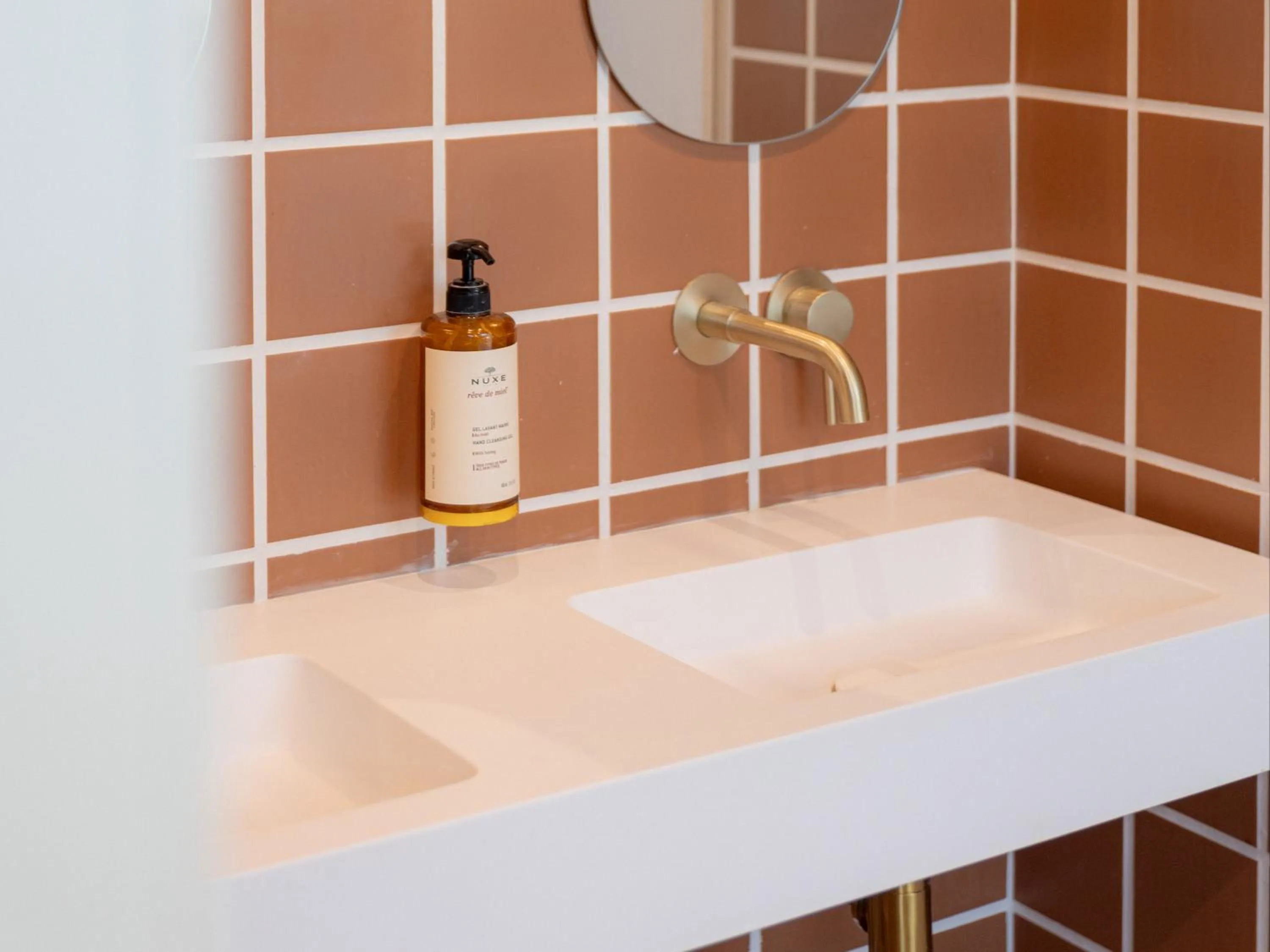 Bathroom in Hotel M Soleil - Montpellier Centre Saint Roch