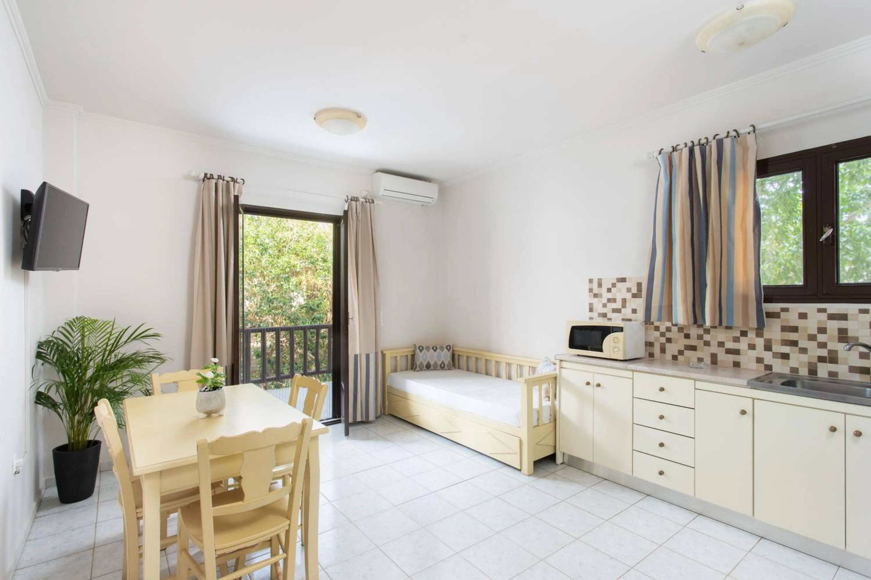 Bedroom in Monemvasia Green Apartments