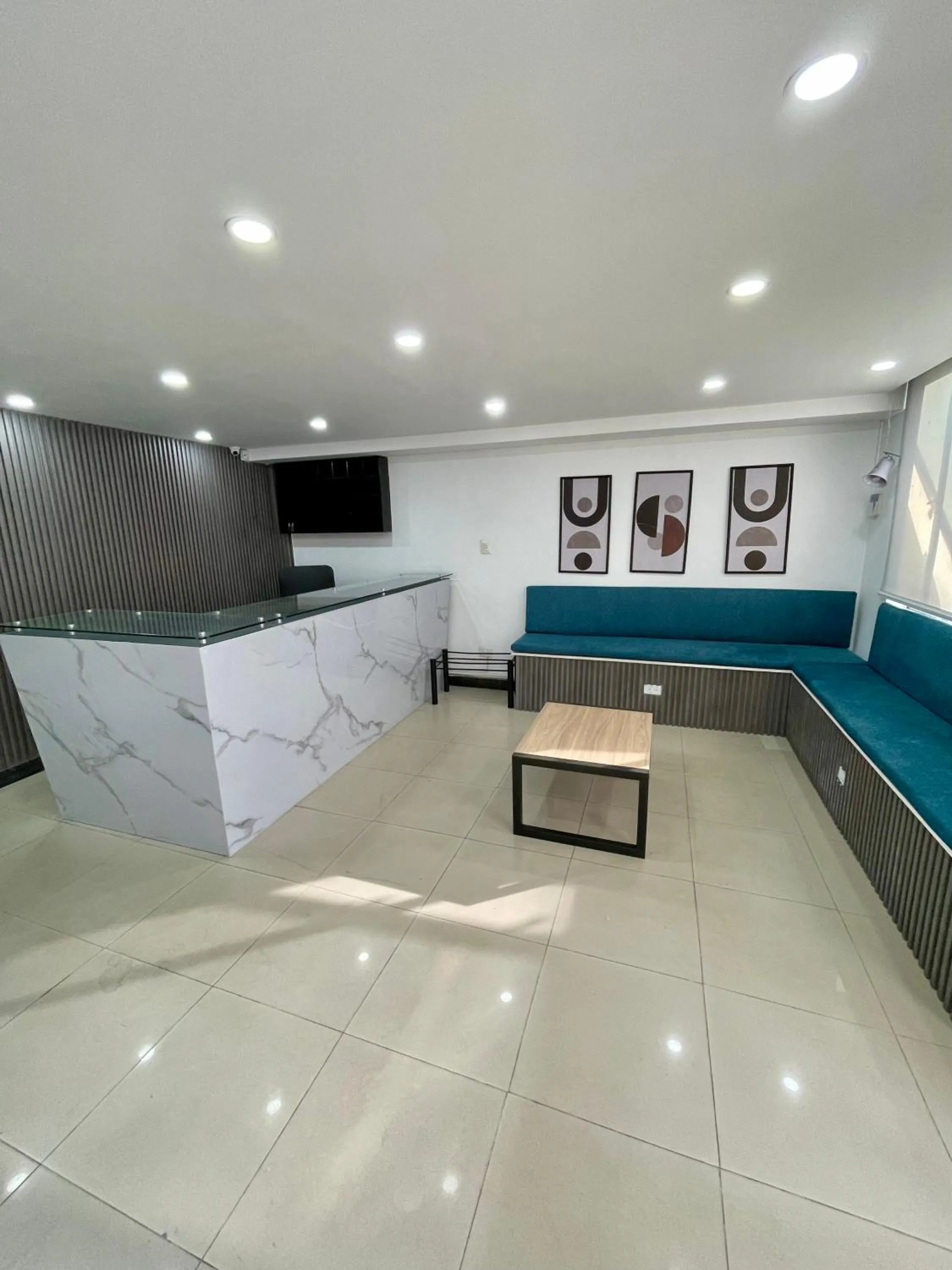 TV and multimedia in Hotel Embajada 44