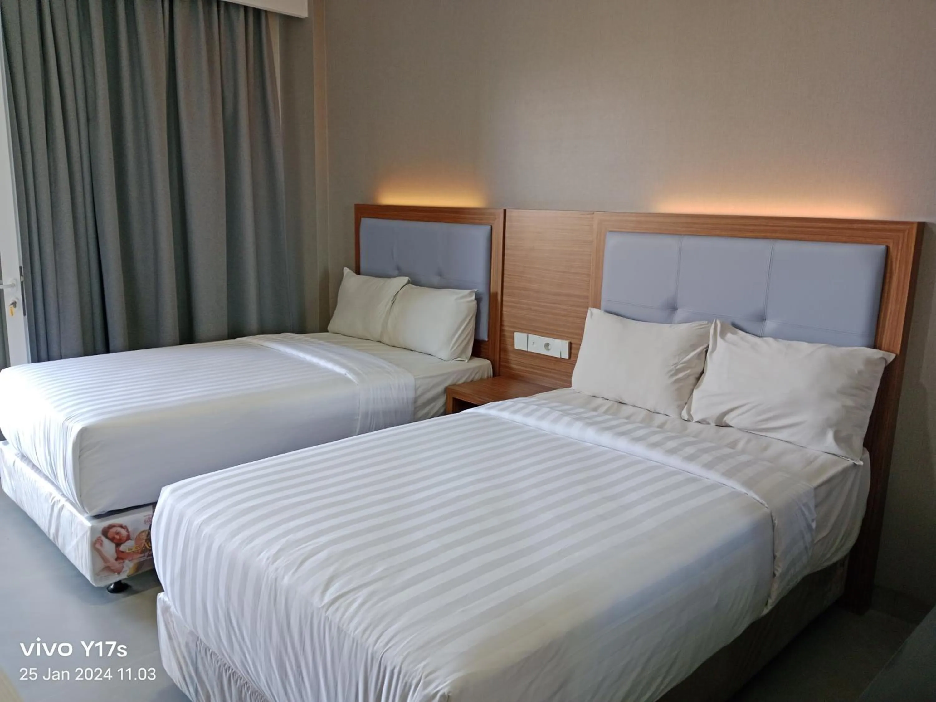 Bedroom, Bed in Grand Cahaya Hotel Pangandaran