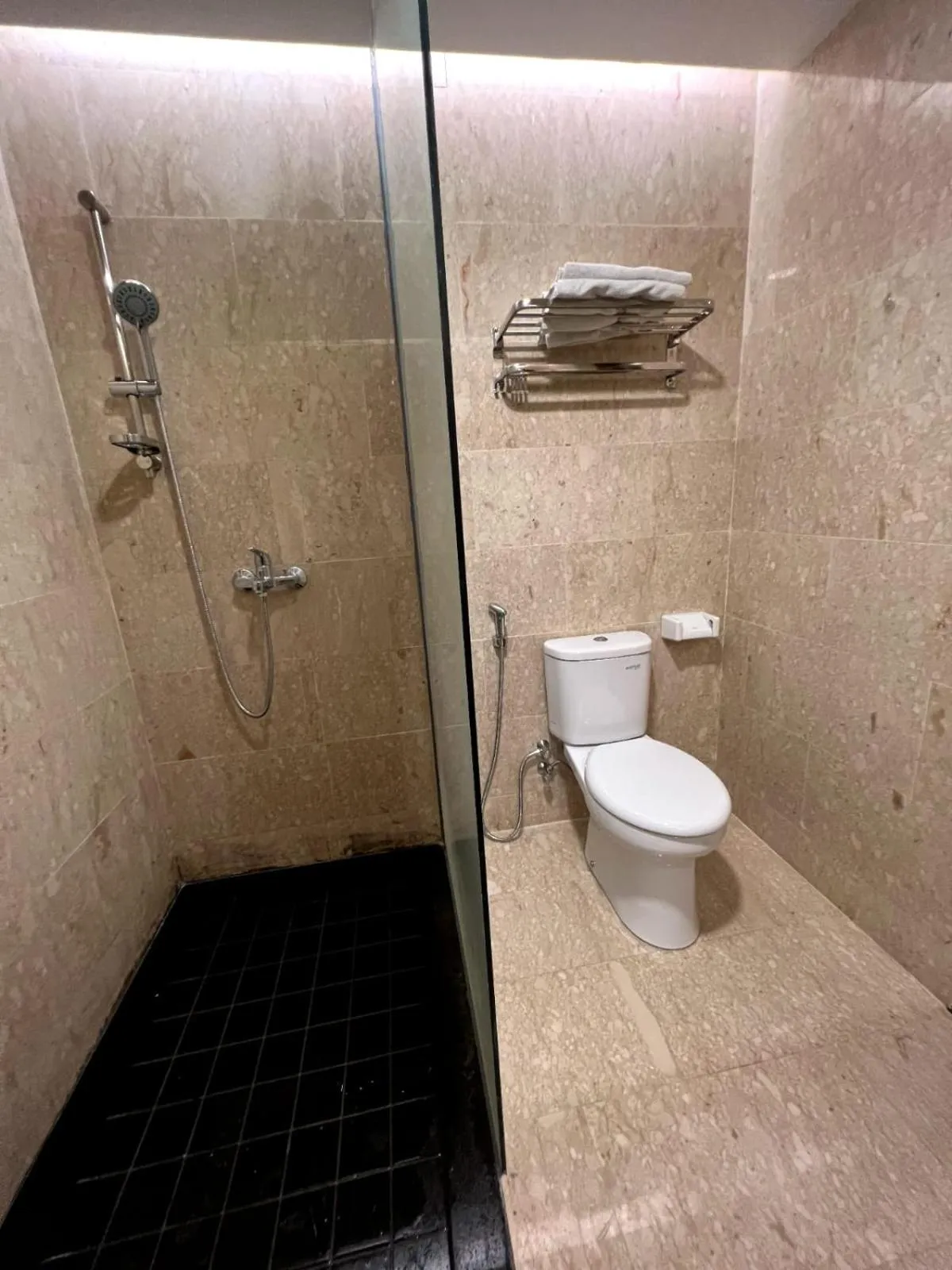 Toilet in Grand Cahaya Hotel Pangandaran