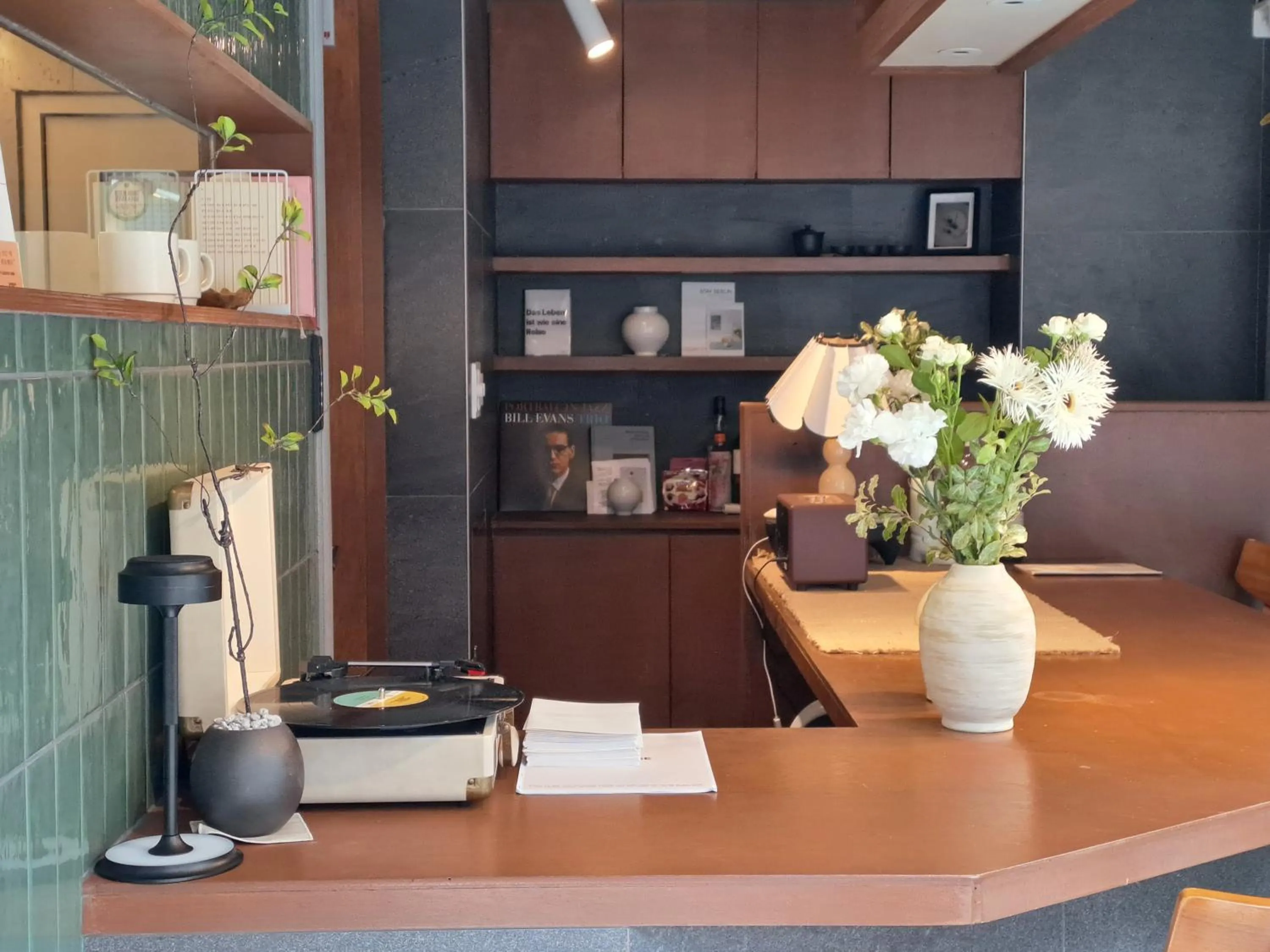 Restaurant/places to eat in The Phase Boutique Hotel 동대문