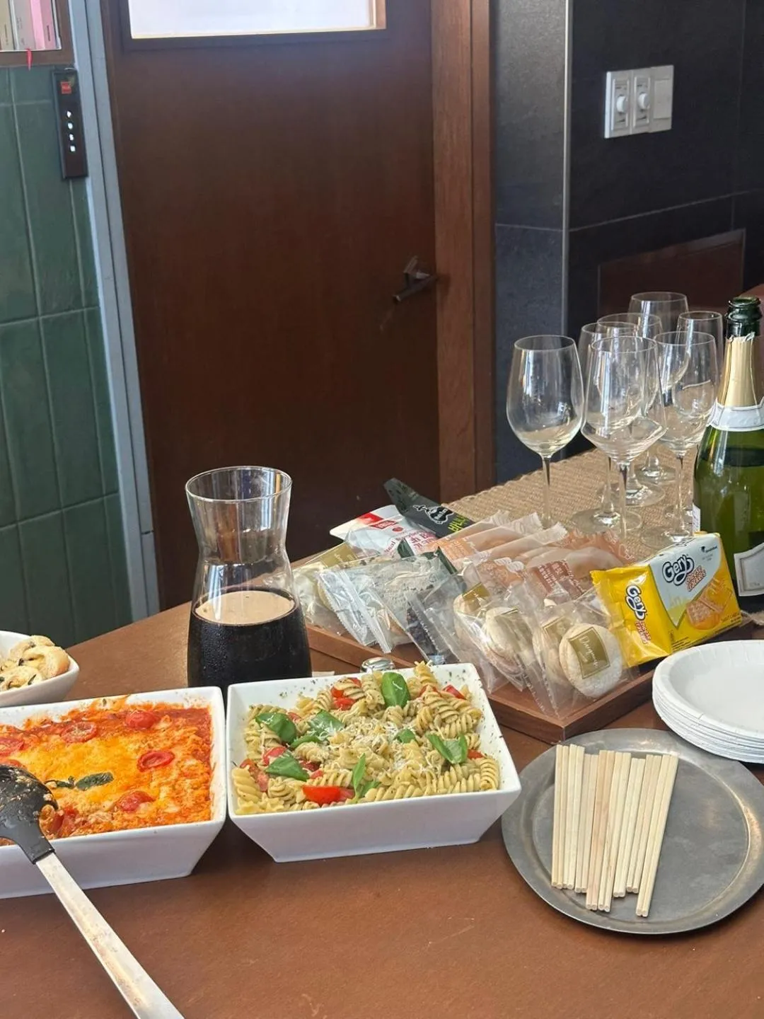 Restaurant/places to eat in The Phase Boutique Hotel 동대문