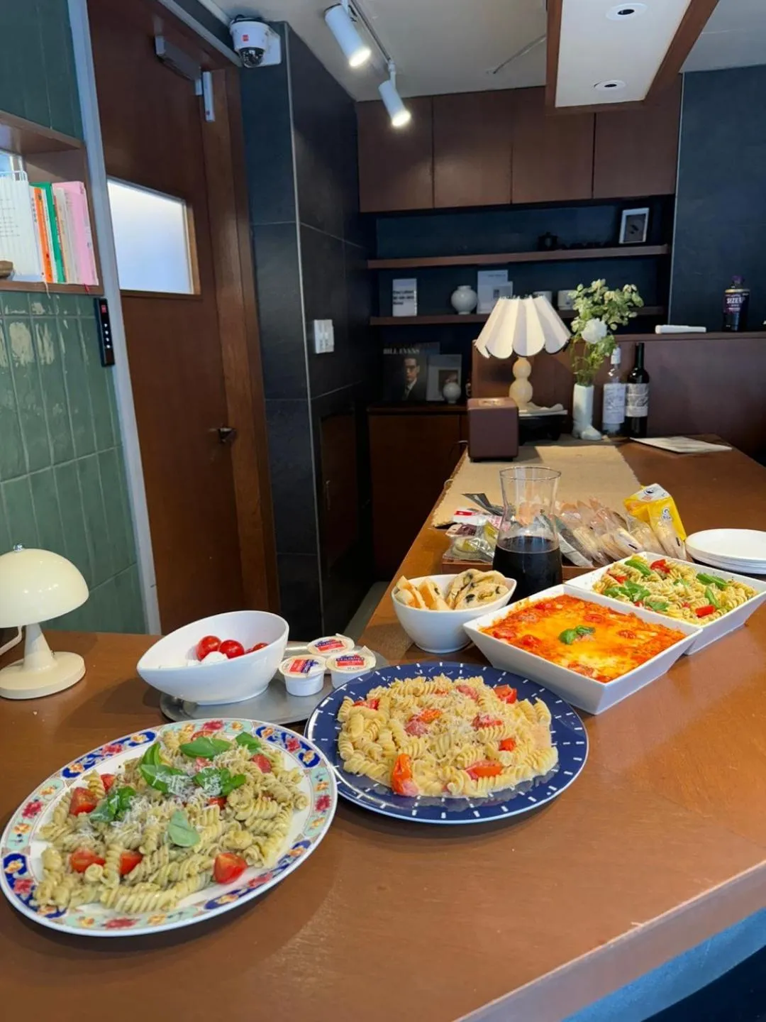 Restaurant/places to eat in The Phase Boutique Hotel 동대문