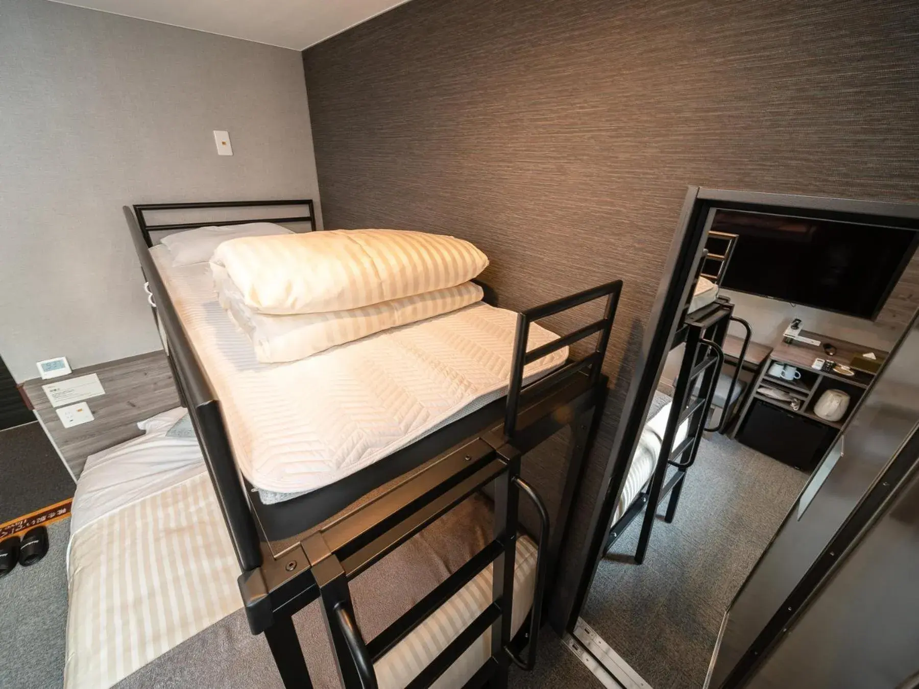 Connecting Room with Double Bed and Bunk Bed - Non-Smoking in Super Hotel Premier Nagoya Sakuradoriguchi Connecting Room with Double Bed and Bunk Bed - Non-Smoking in Super Hotel Premier Nagoya Sakuradoriguchi