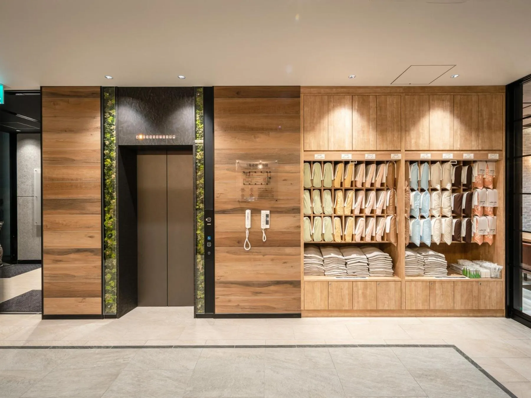 elevator in Super Hotel Premier Nagoya Sakuradoriguchi