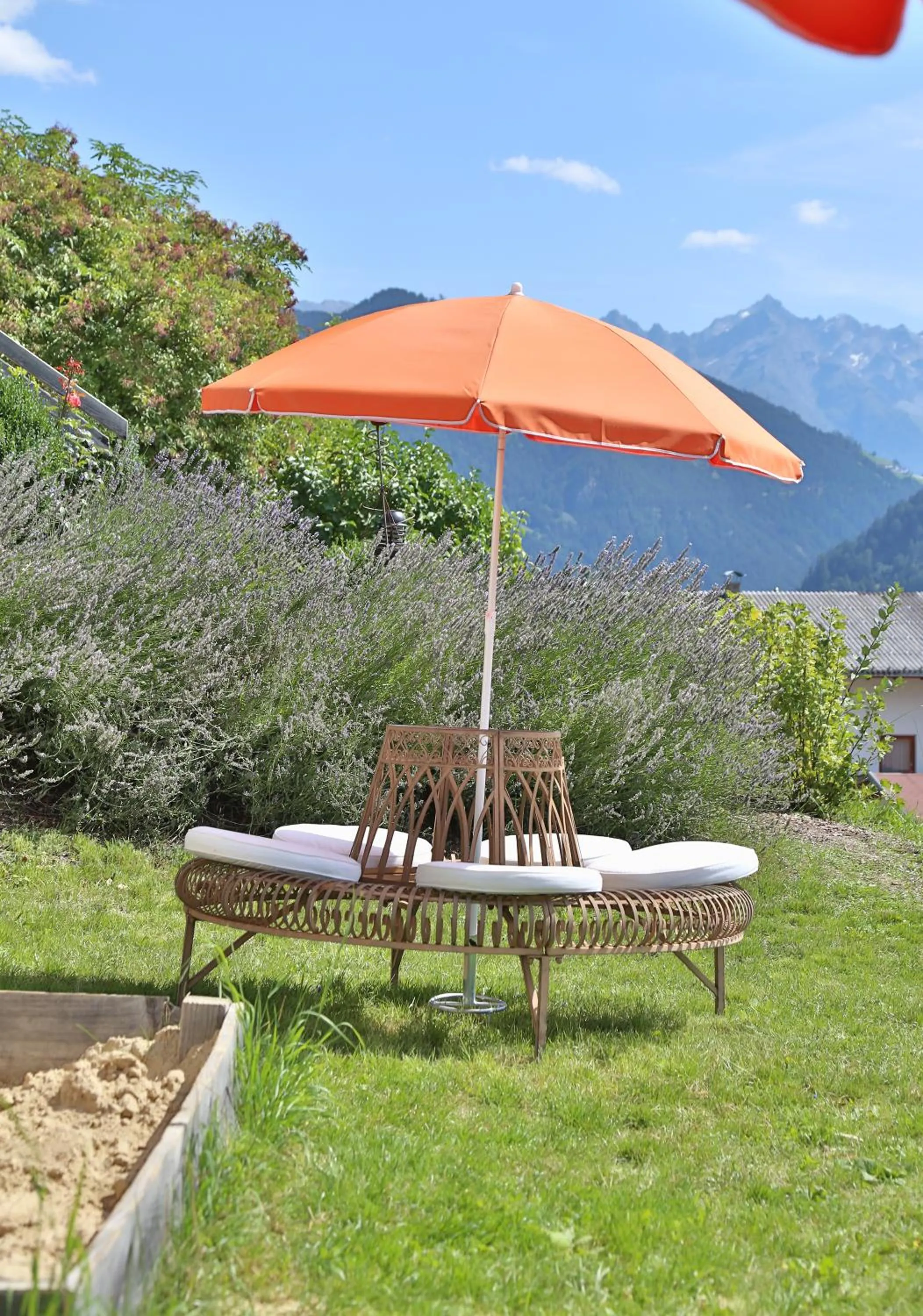 Garden view in Panoramahotel Fliesserhof