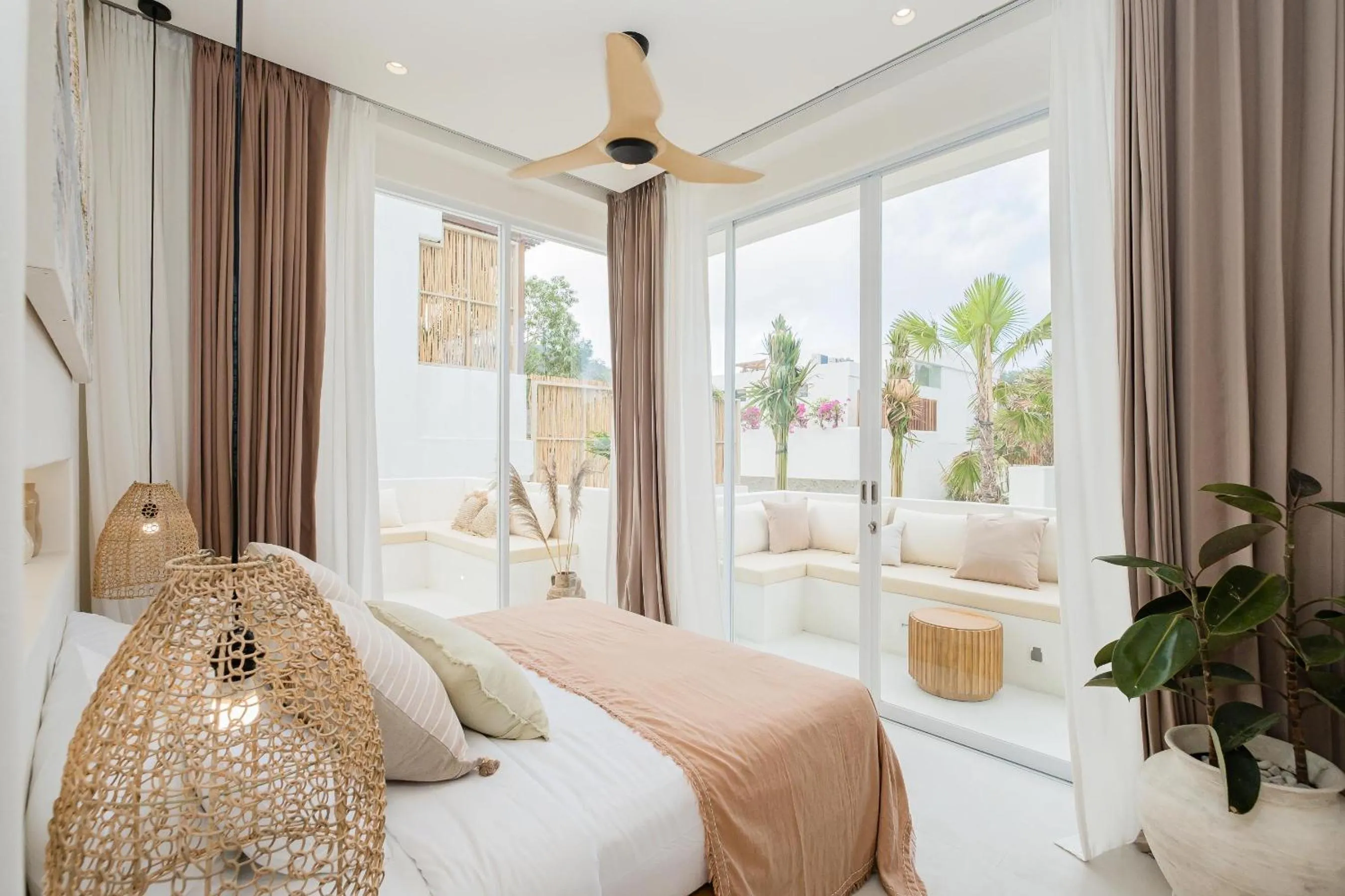 Bed in Mazari Villas