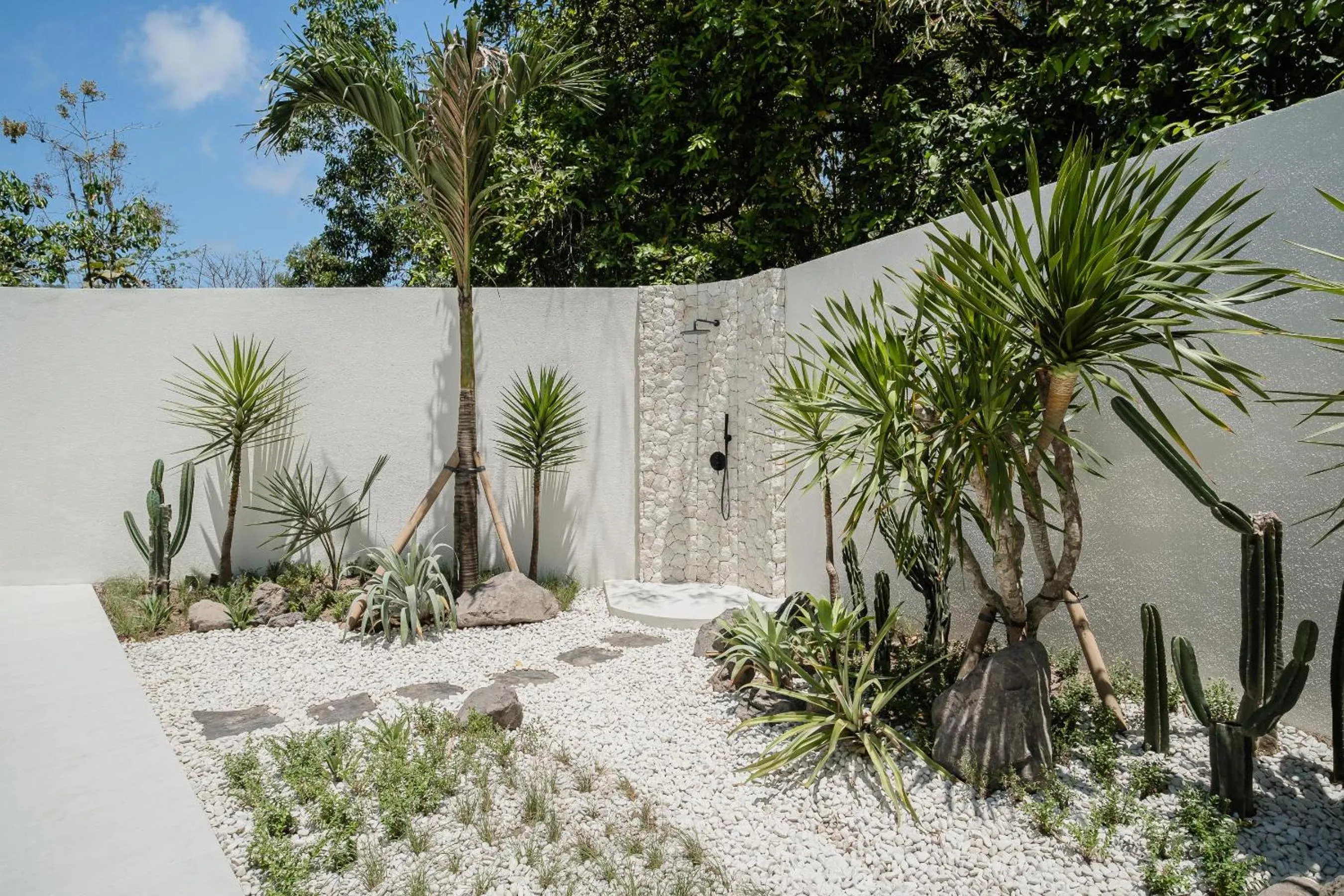 Garden in Mazari Villas