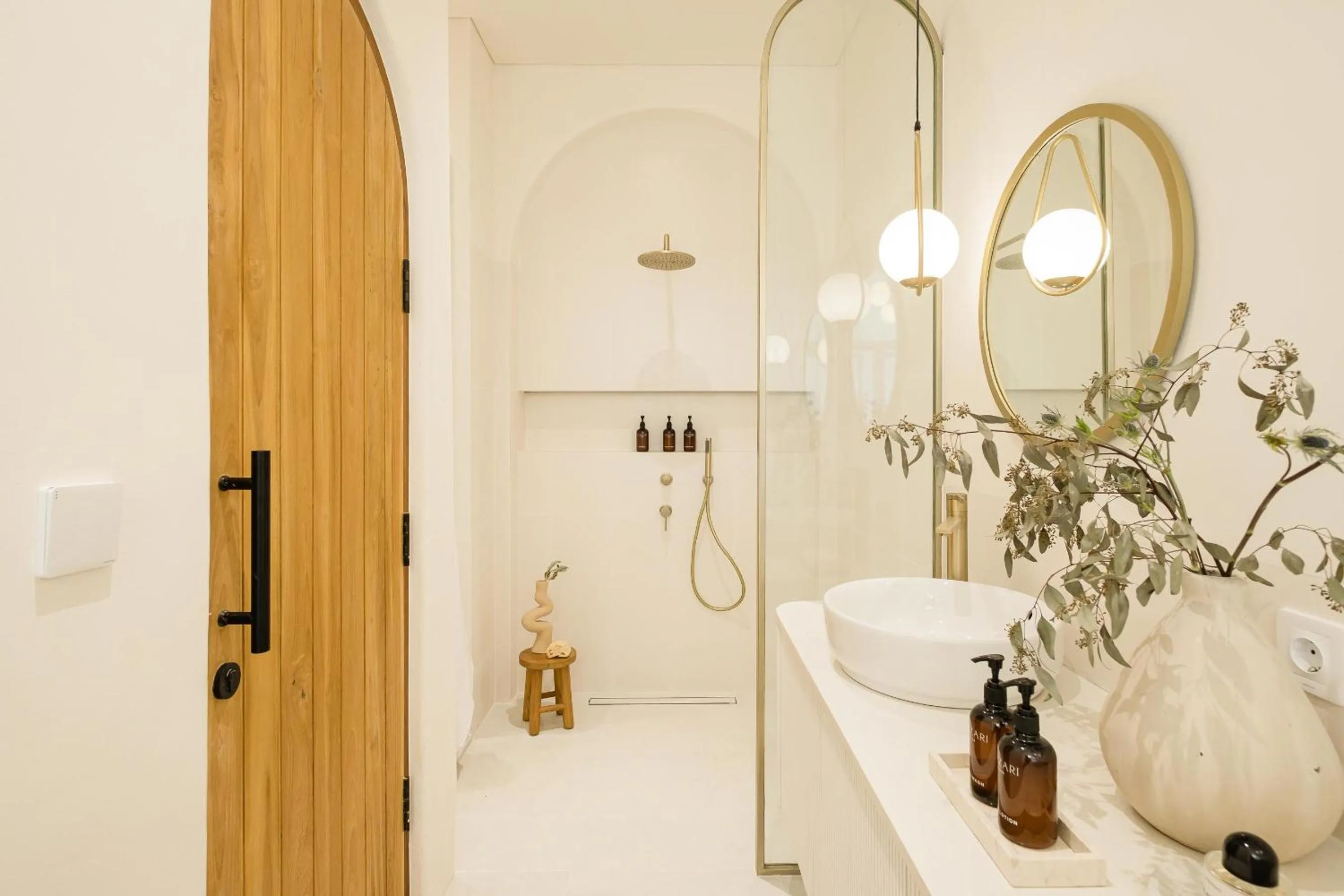 Shower in Mazari Villas