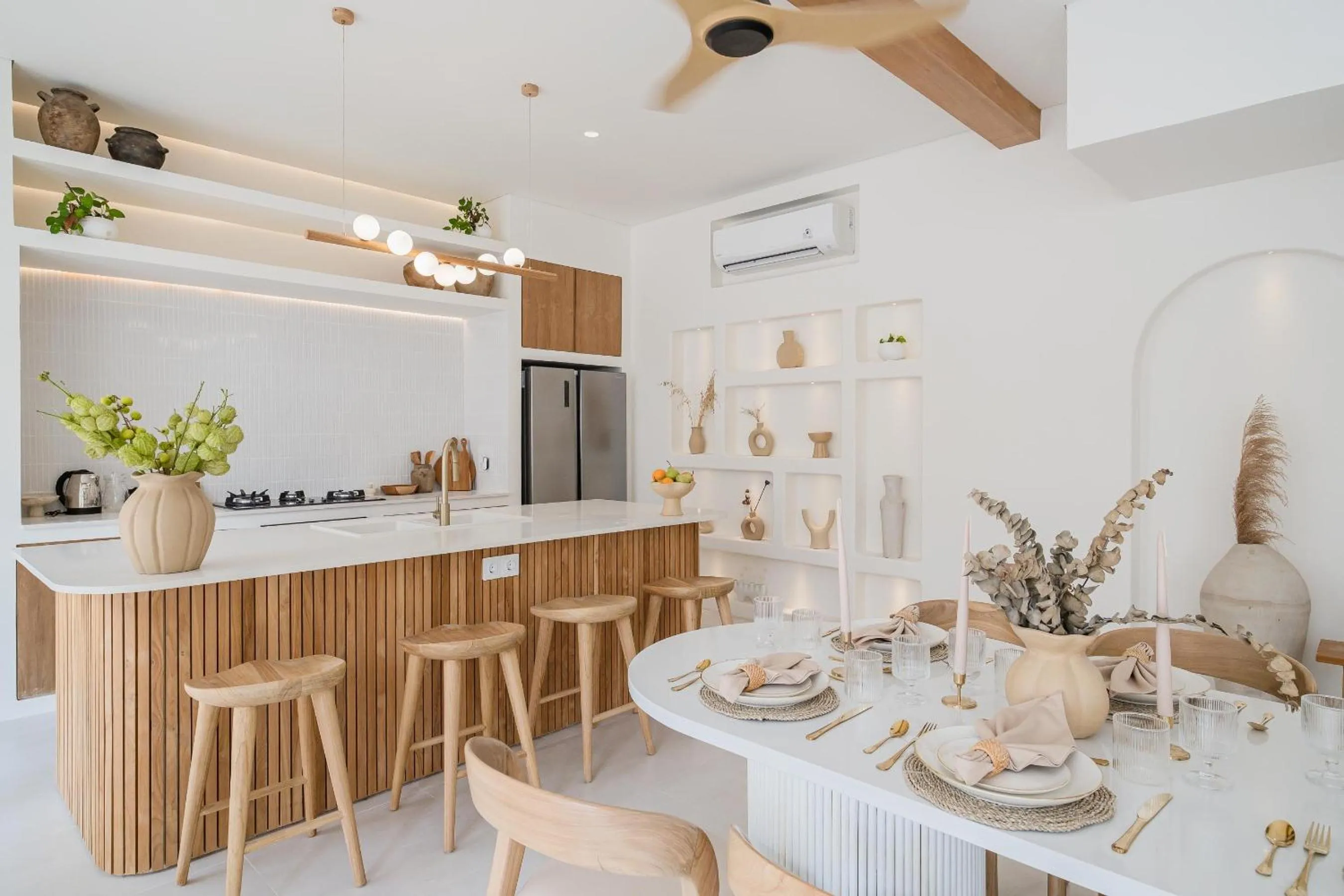 Dining area in Mazari Villas
