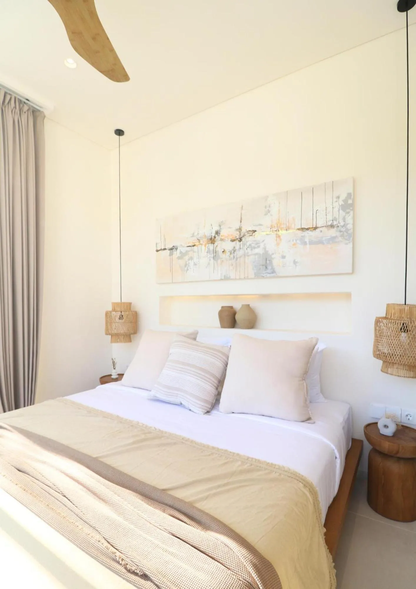 Bed in Mazari Villas