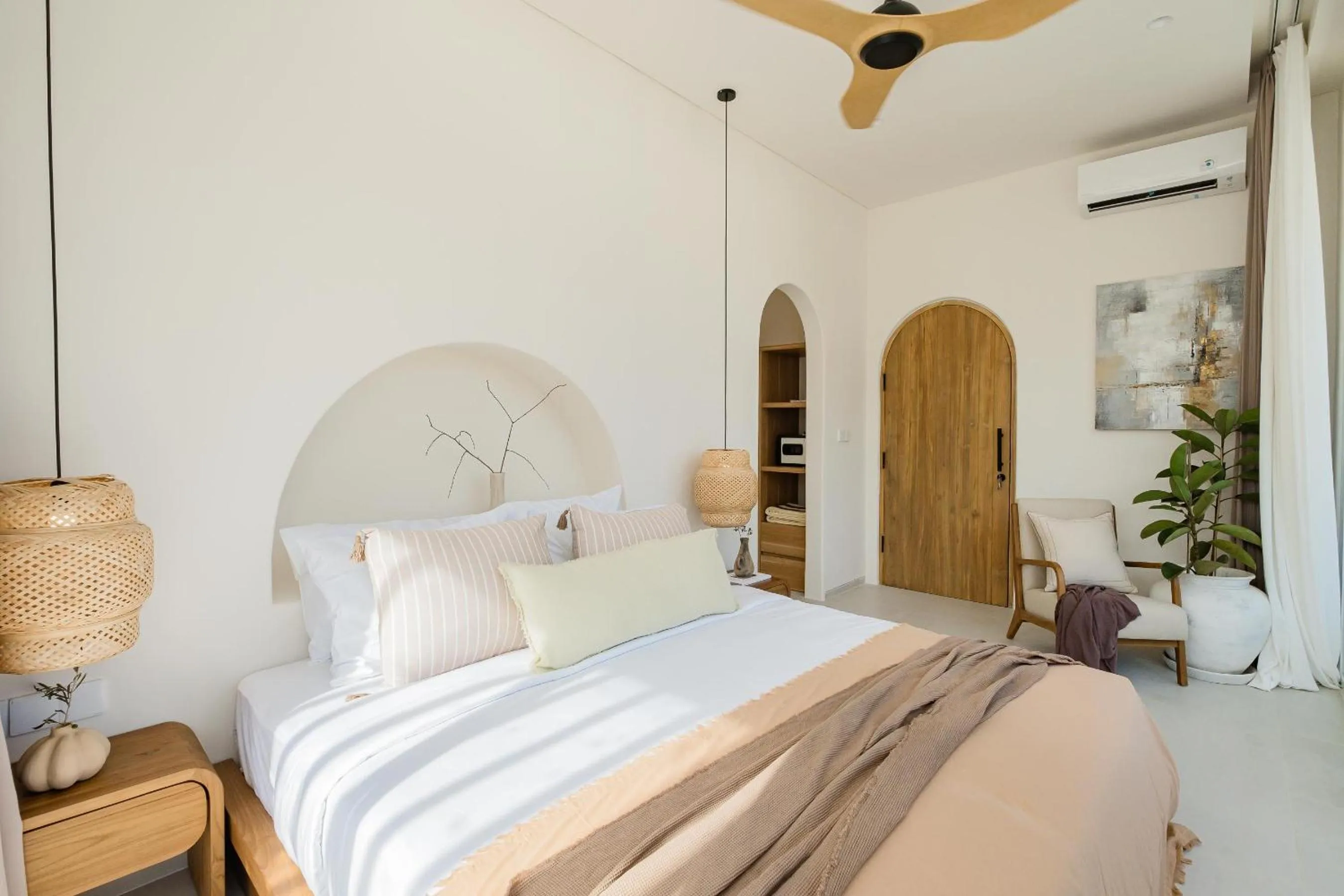 Bed in Mazari Villas