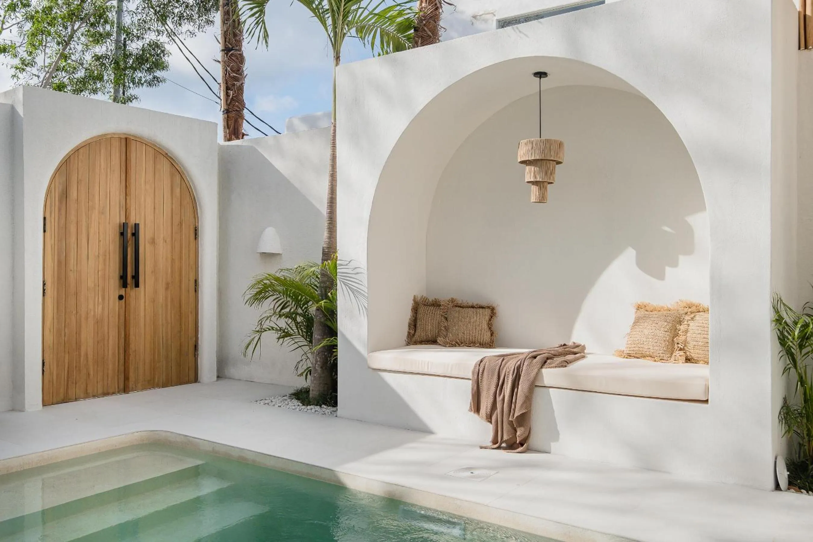 Swimming pool in Mazari Villas