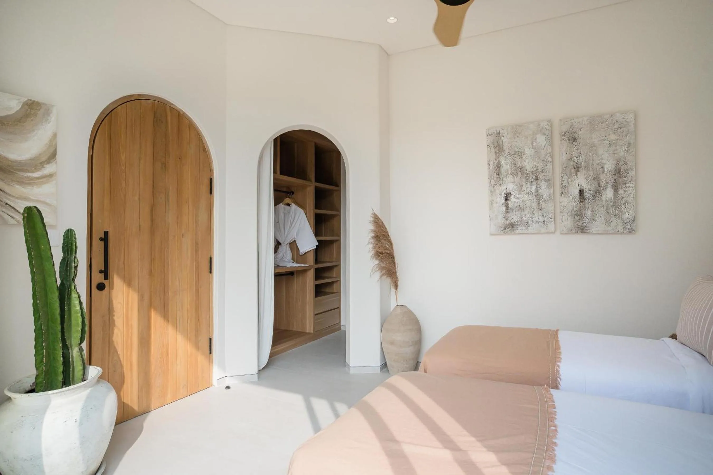 Bed in Mazari Villas