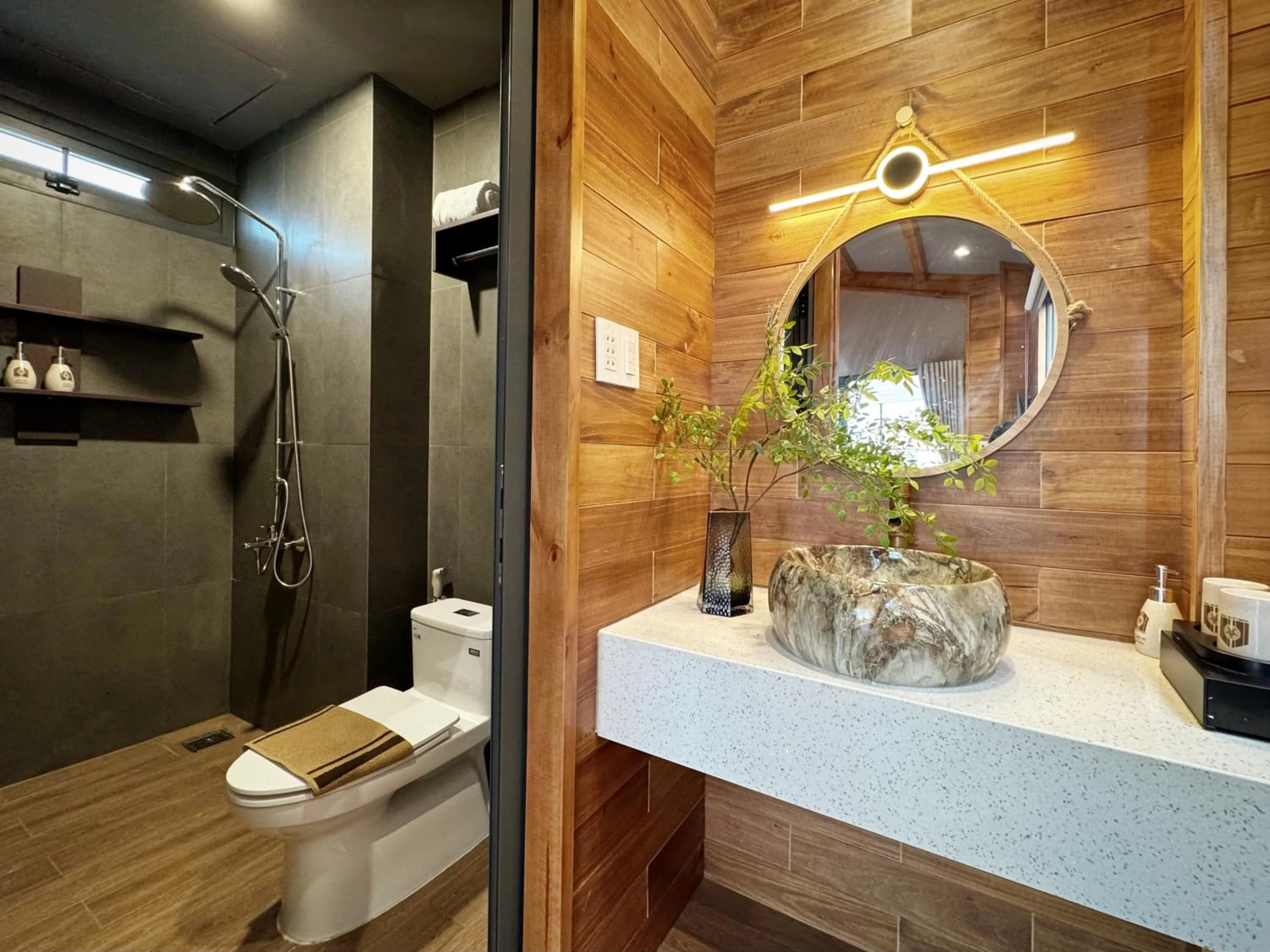 Shower in Vanilla Ho Tram Homestay