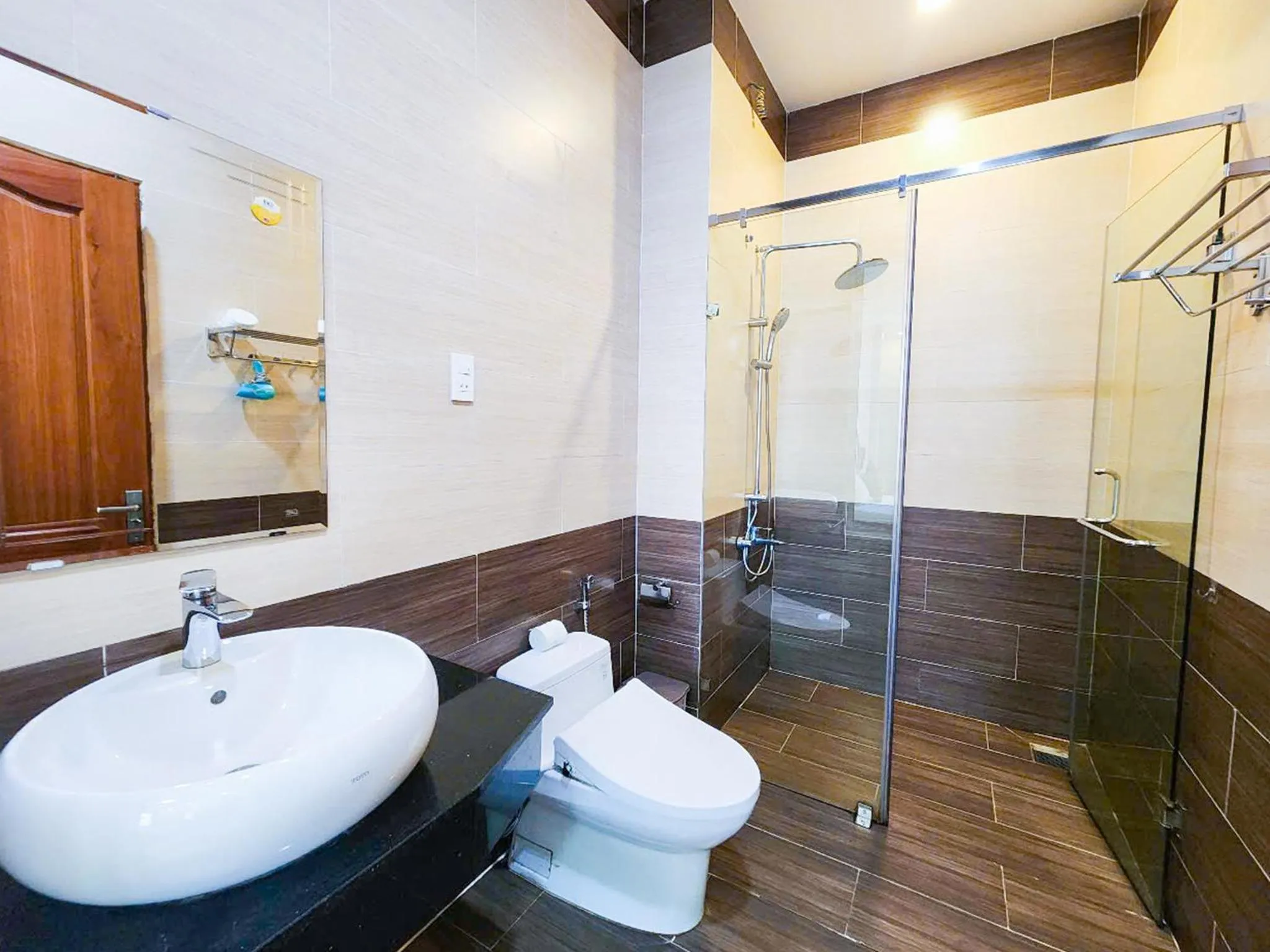 Shower in H-Long Dalat Hotel - Ngay Trung Tâm