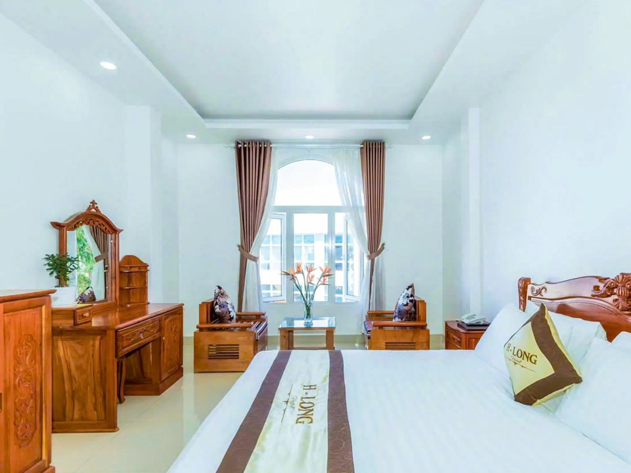 Bedroom, Bed in H-Long Dalat Hotel - Ngay Trung Tâm