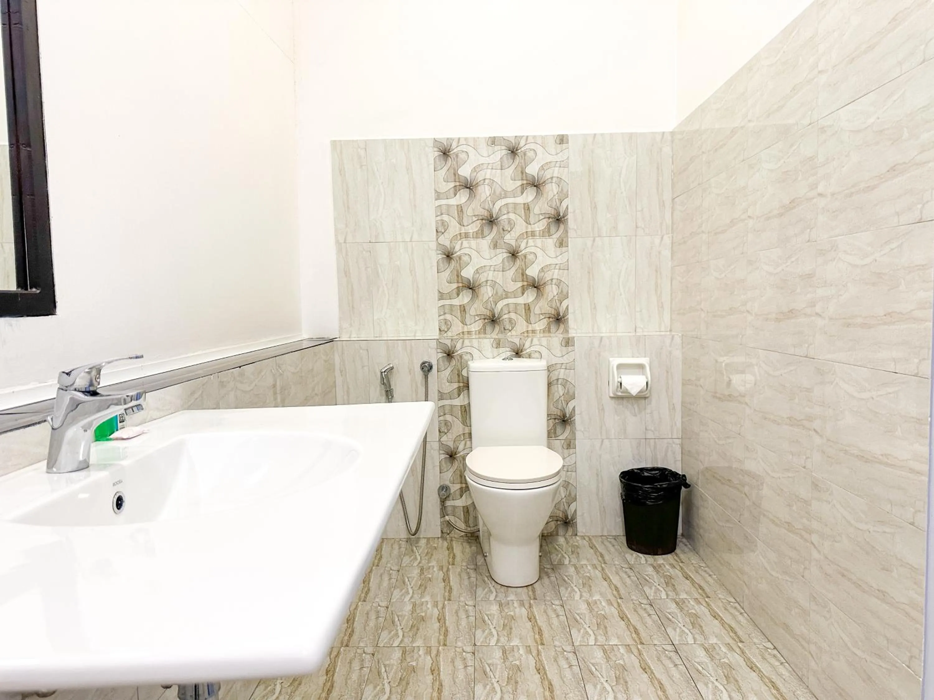 Toilet in Twenty -Two Dazzle Bay