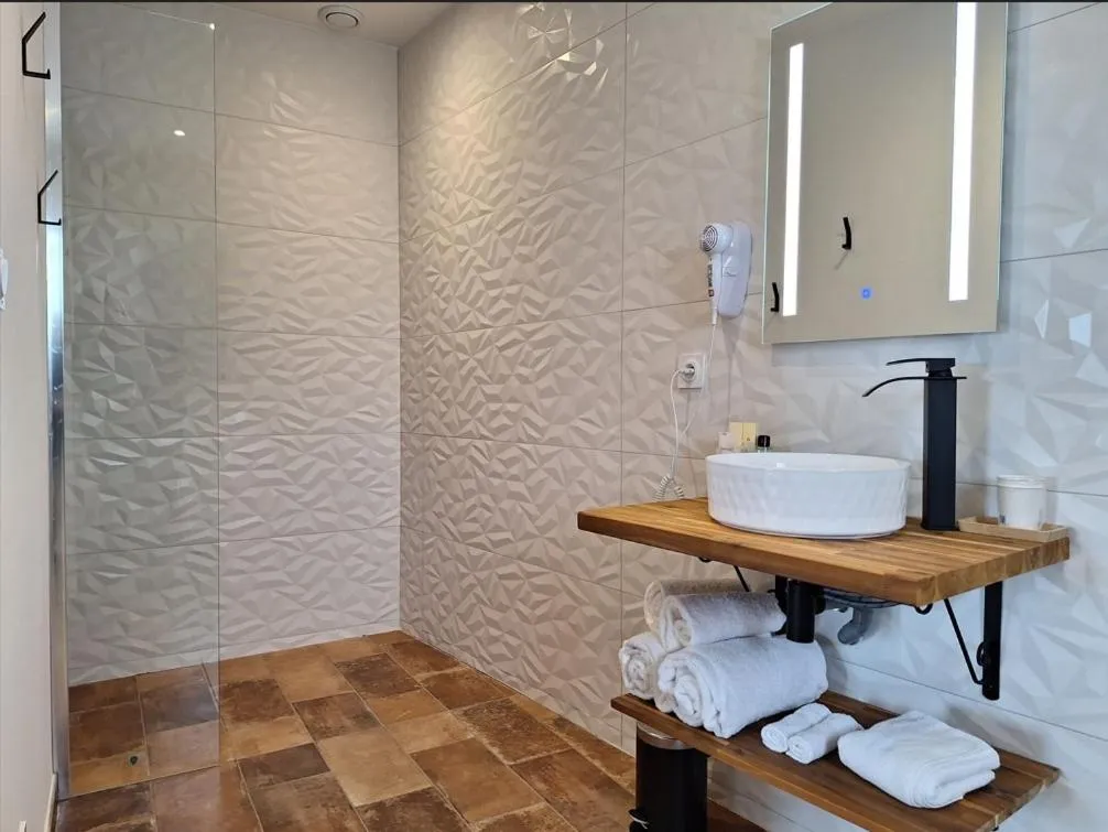 Shower in Domaine de la Mautanne