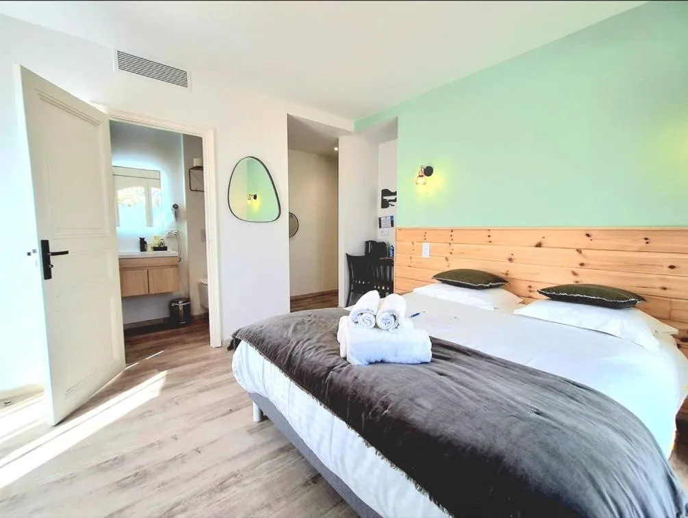 Bed in Domaine de la Mautanne