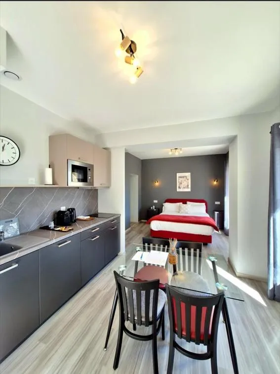 Kitchen or kitchenette in Domaine de la Mautanne