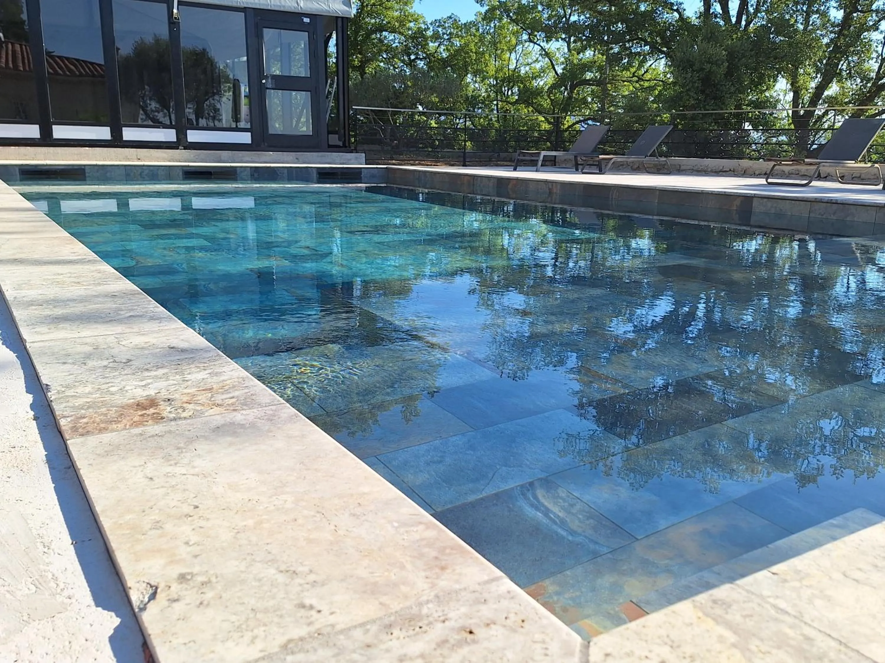 Swimming pool in Domaine de la Mautanne