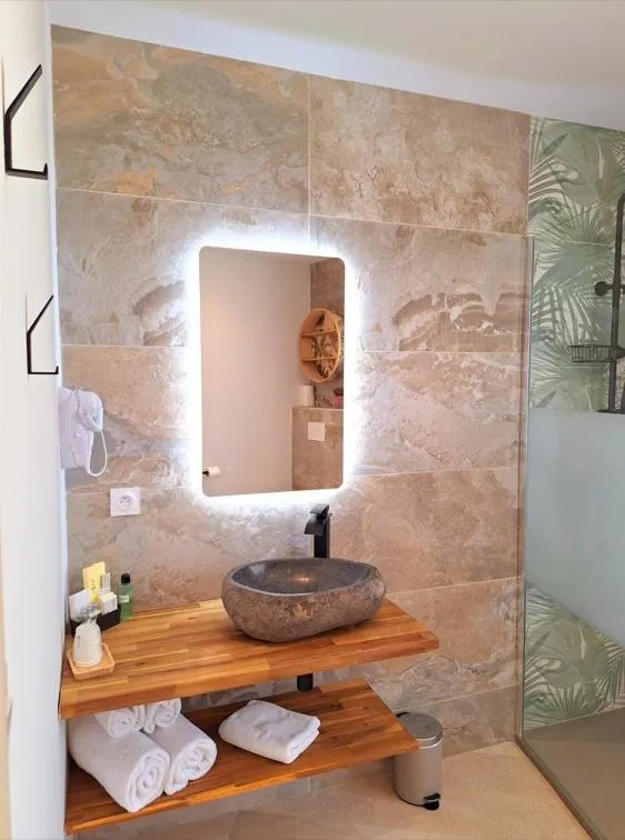 Shower in Domaine de la Mautanne