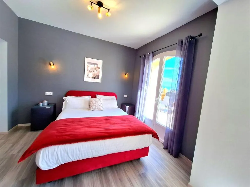 Bed in Domaine de la Mautanne