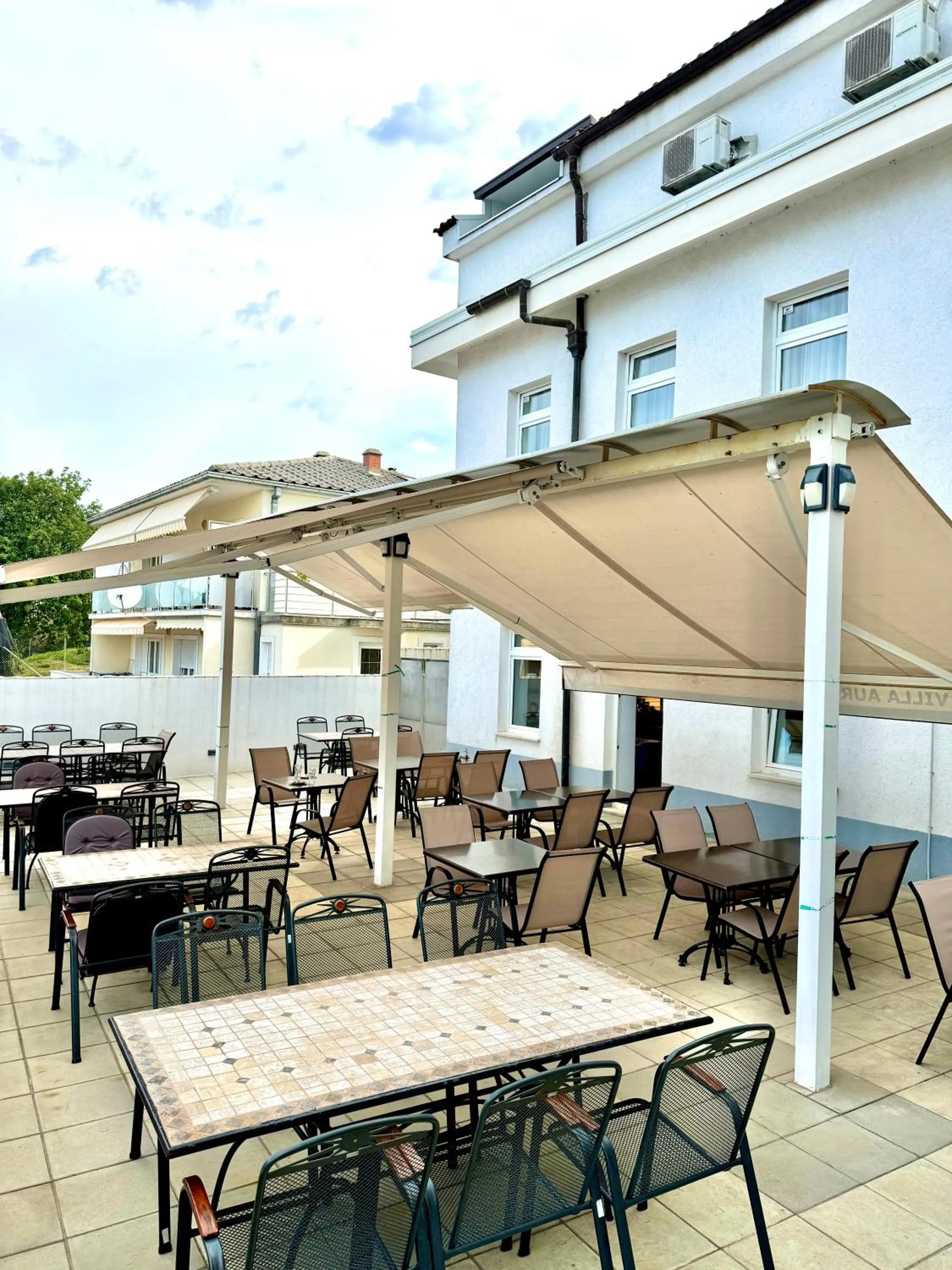 Property building in Villa Aurora