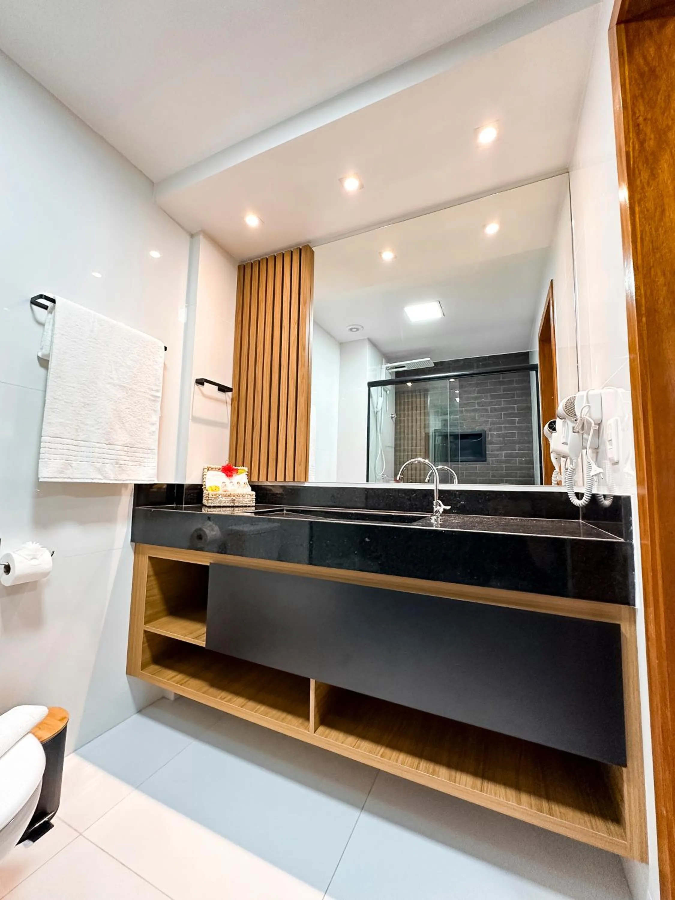 Bathroom in Aloha Palace Hotel