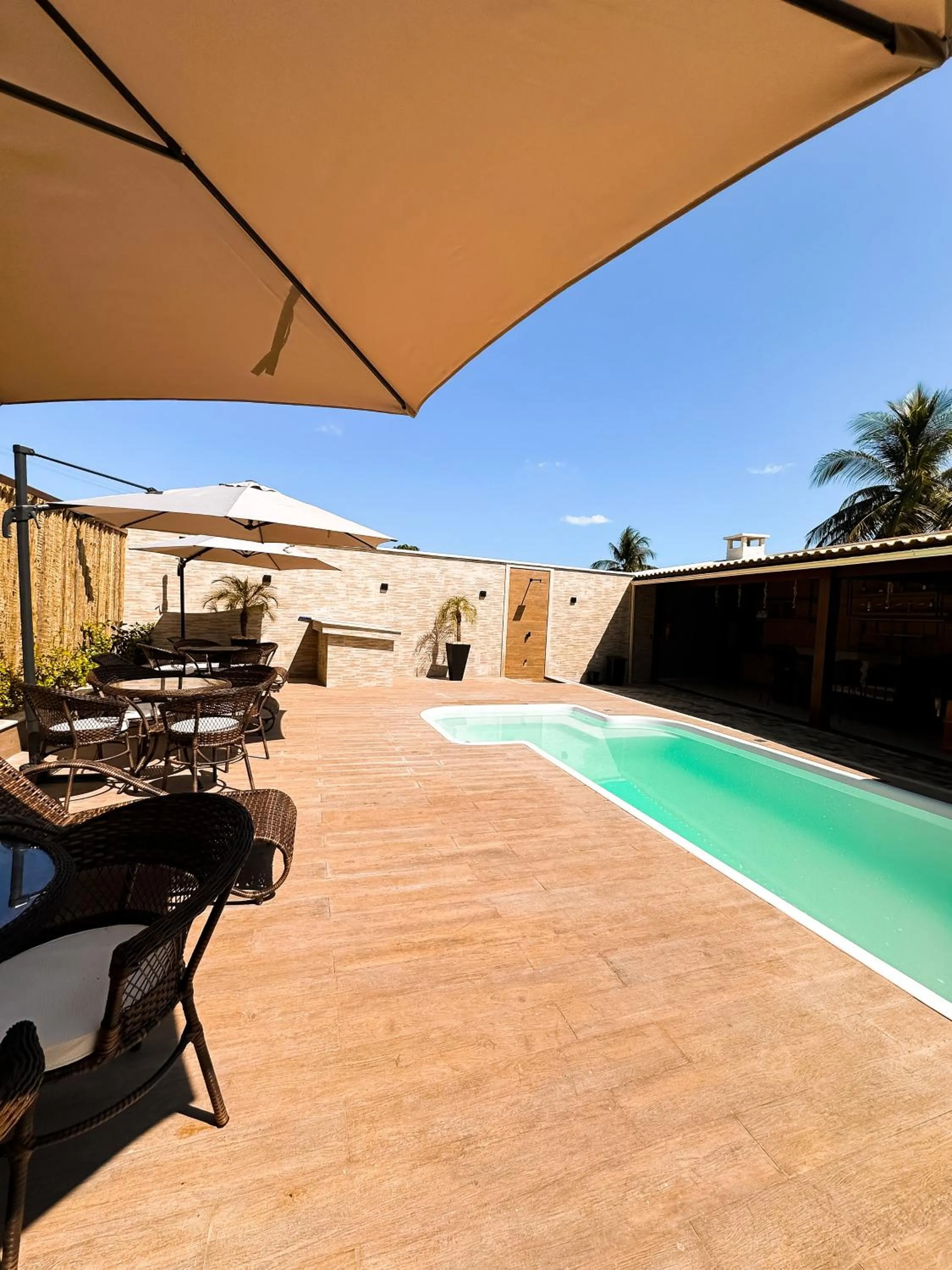 Swimming pool in Aloha Palace Hotel