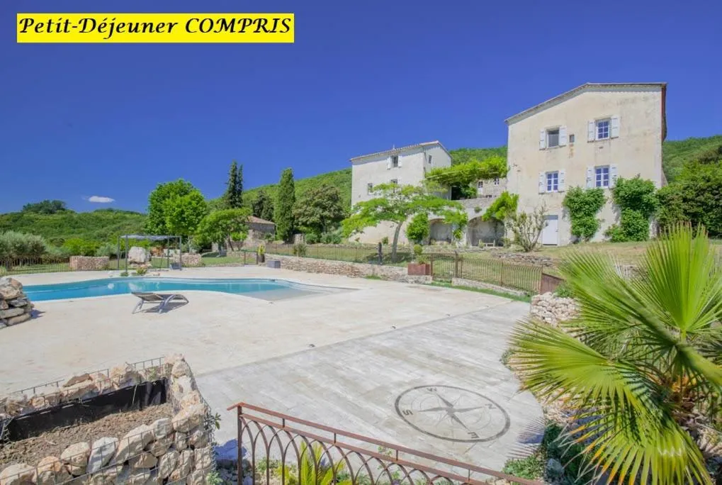 Property building in chambre d'hôtes