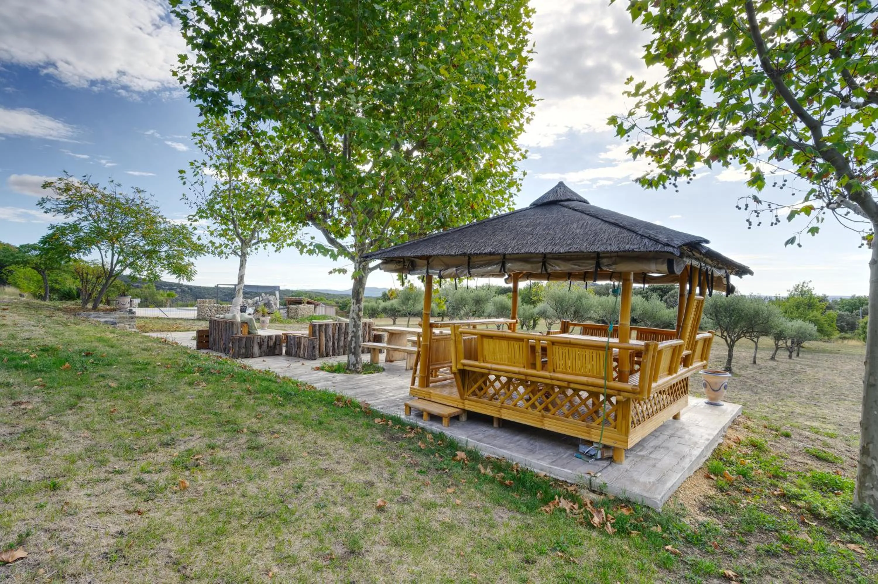 Swimming pool in Chambre d'hôtes, Mas de Louise