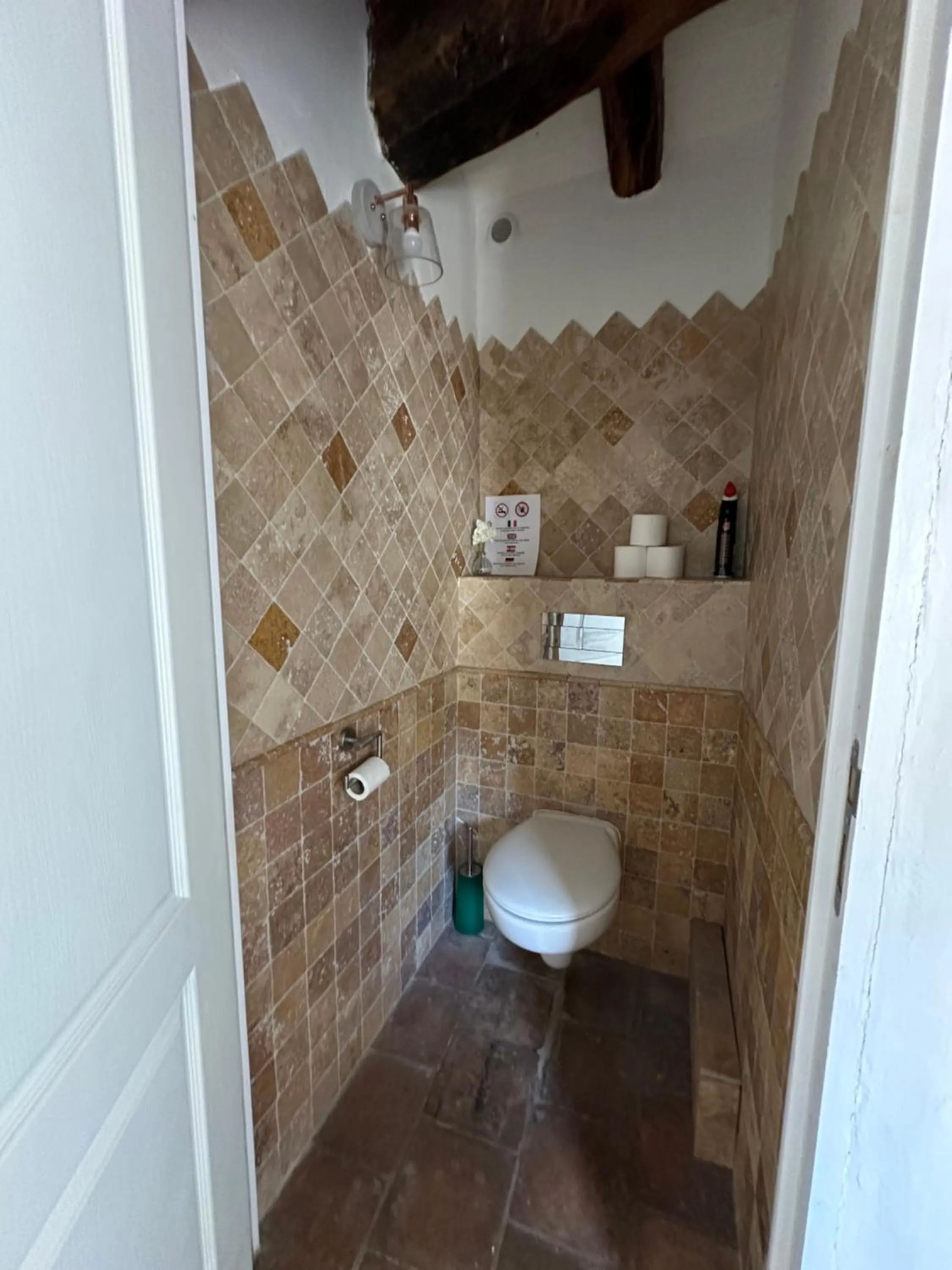 Bathroom in Chambre d'hôtes, Mas de Louise