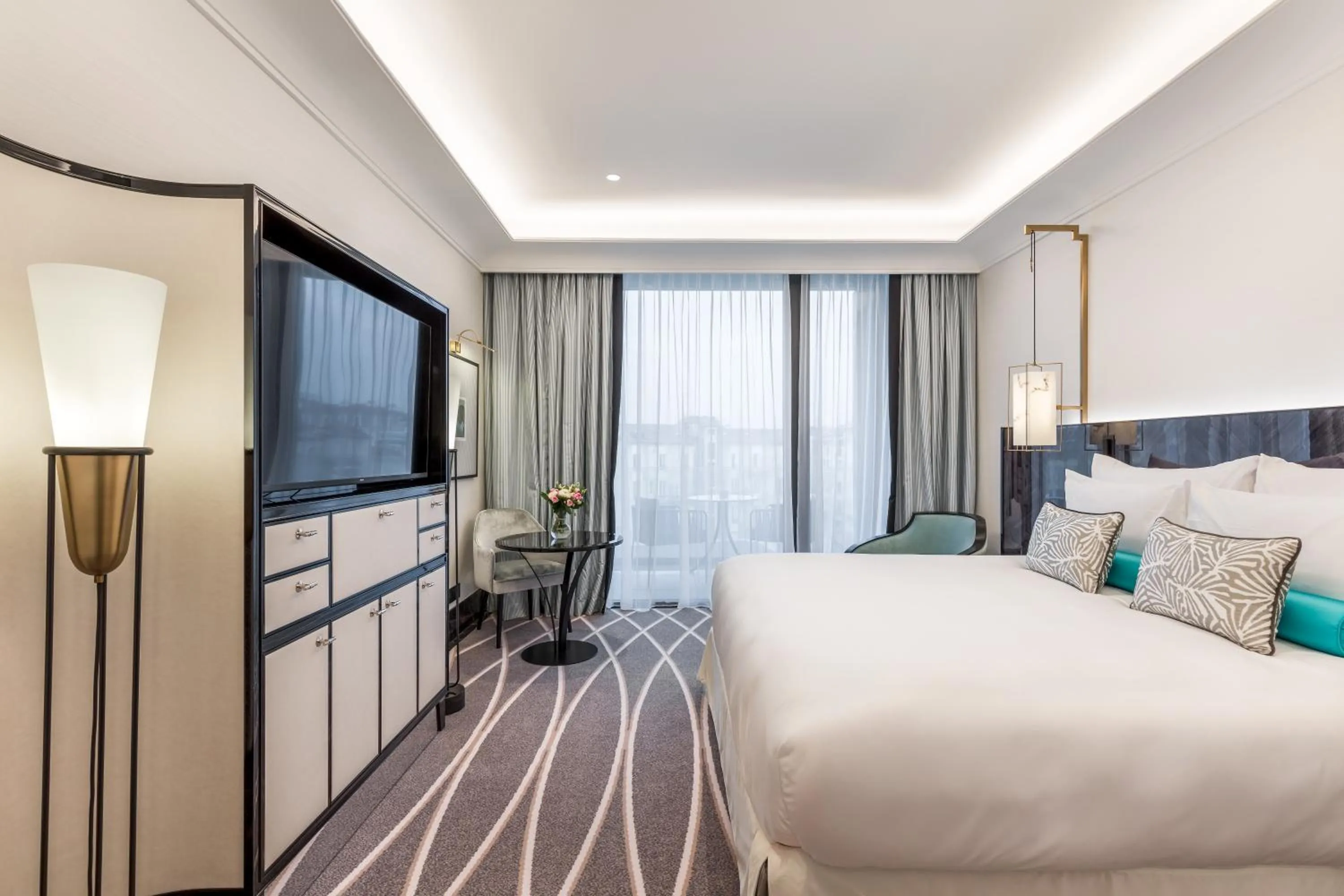 TV and multimedia, Bed in Maison Albar - Le Victoria