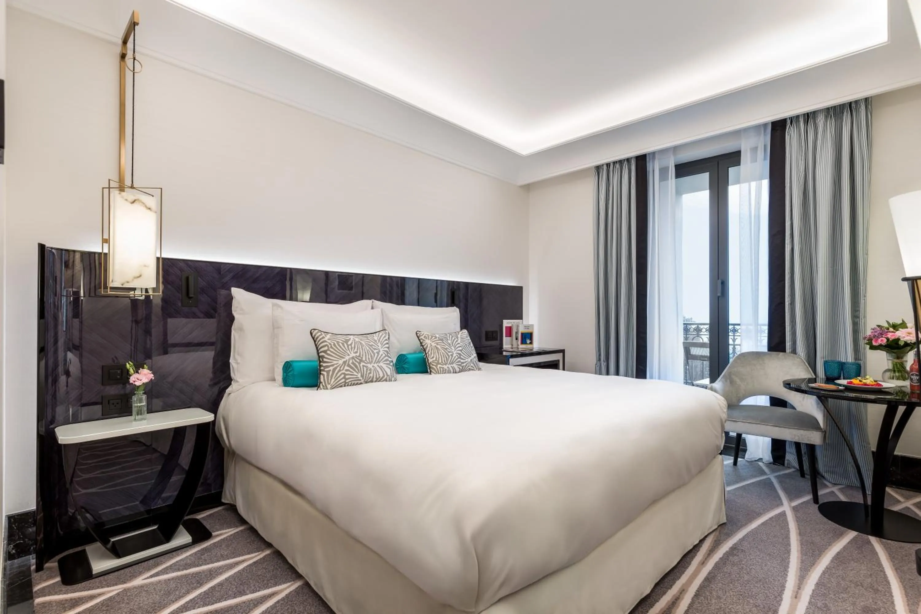 Bed in Maison Albar - Le Victoria