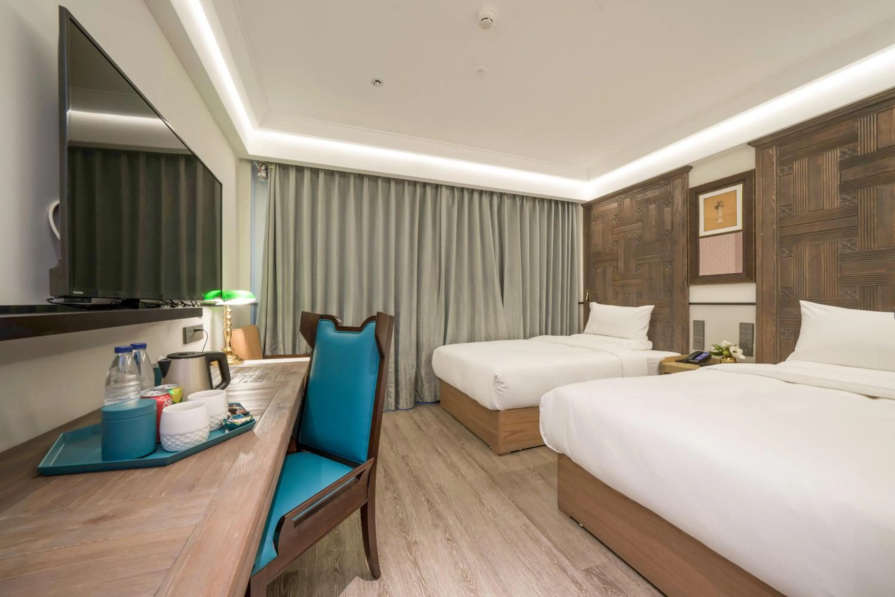 Bed in Shanghai Huaihai Mansion