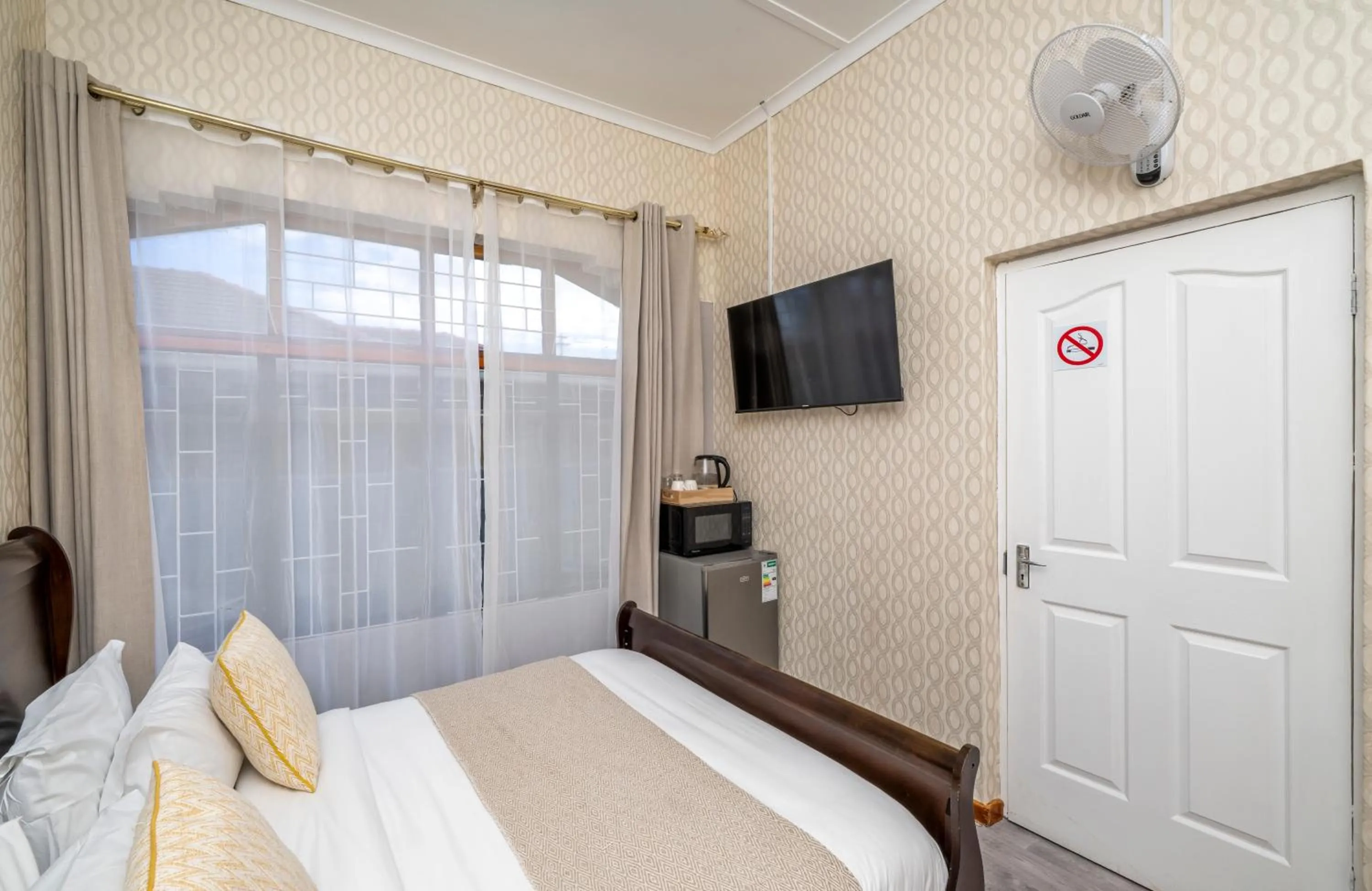 Bedroom, Bed in Prime Executive Accommodation