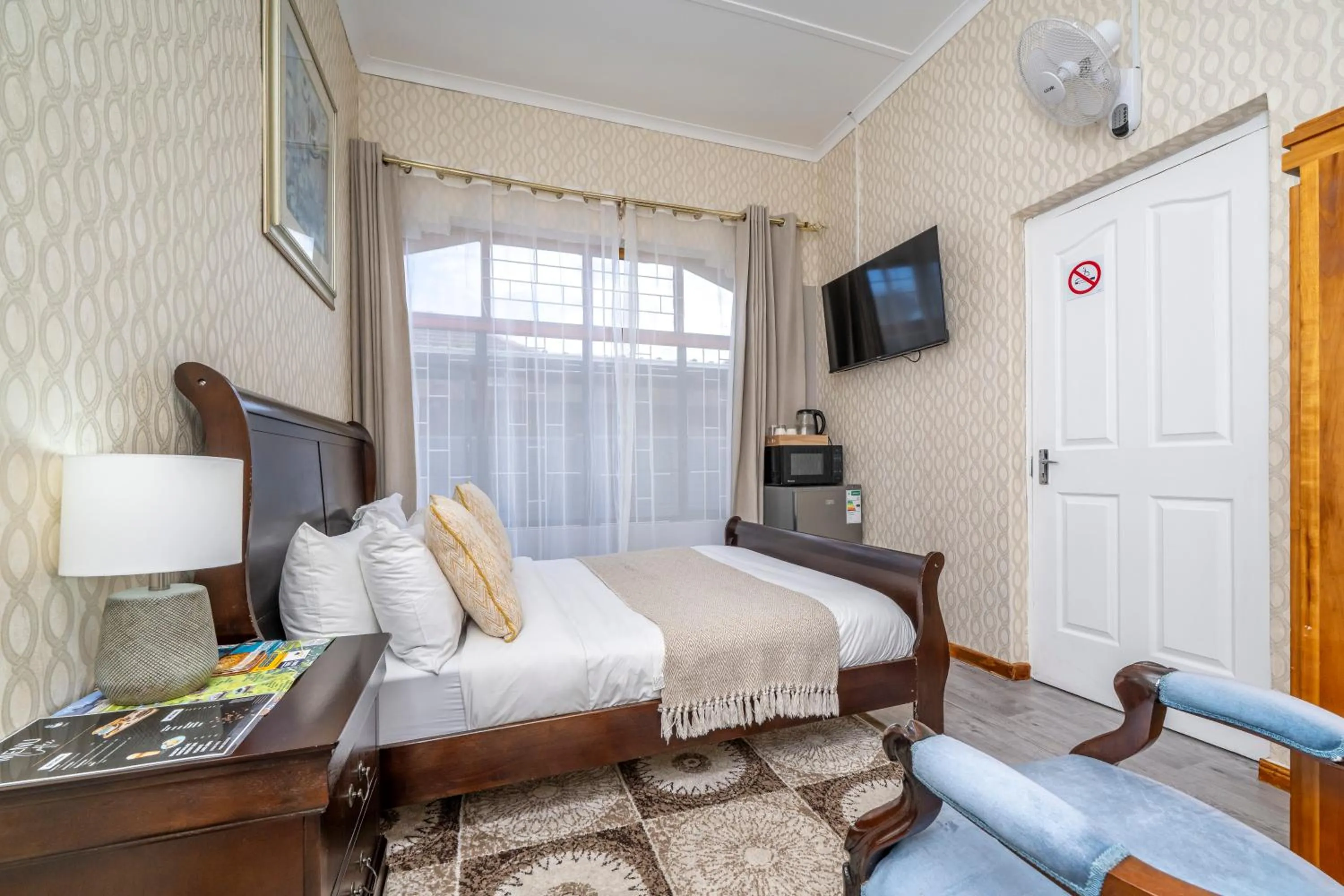 Bedroom, Bed in Prime Executive Accommodation