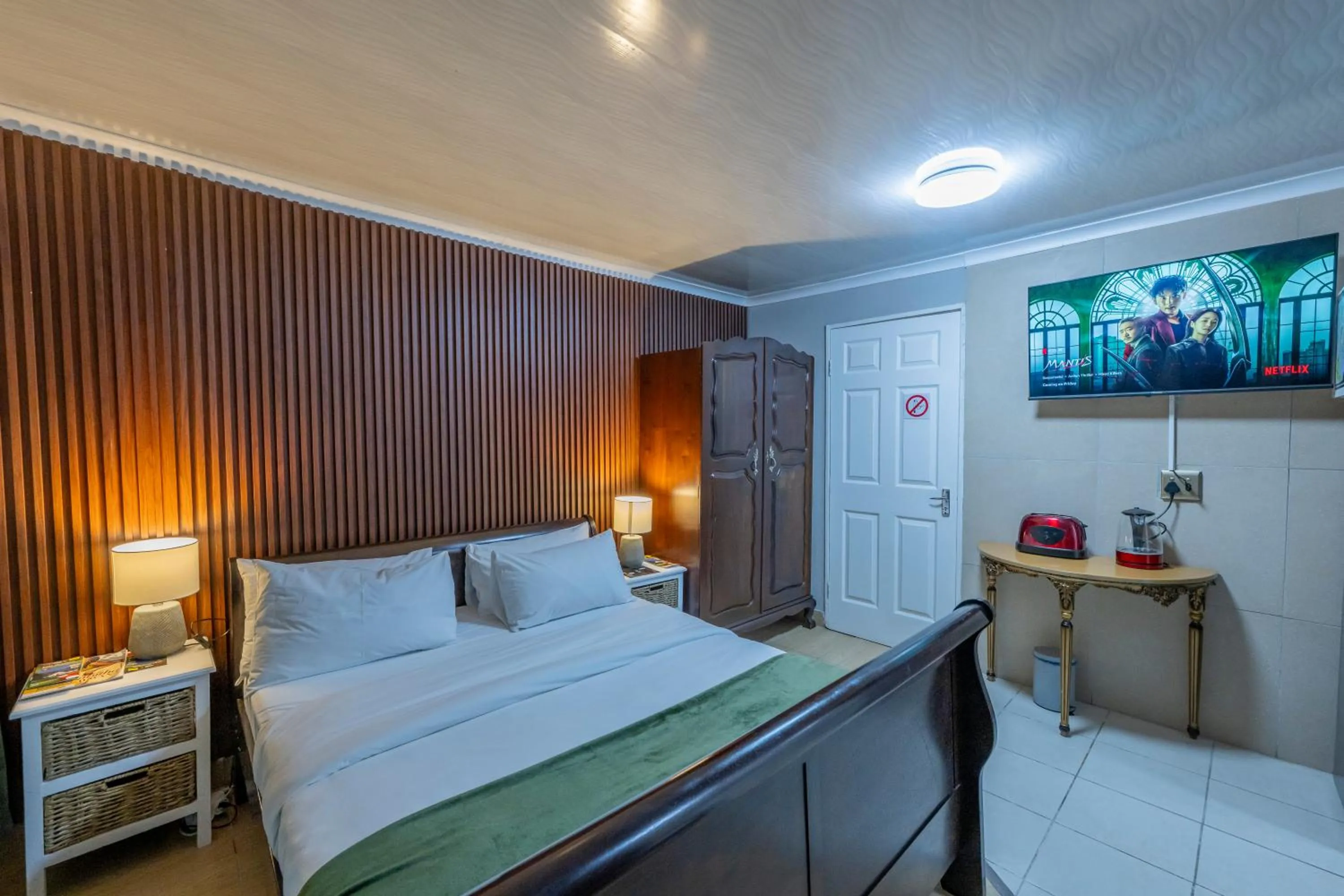 Bed in Prime Executive Accommodation