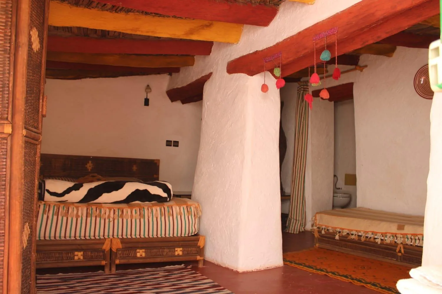 Bed in DAR INFIANE Tata