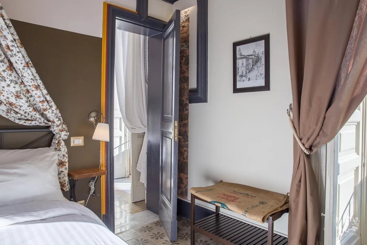 Decorative detail, Bed in Grand Tour Design Guest House Catania Self Check-in