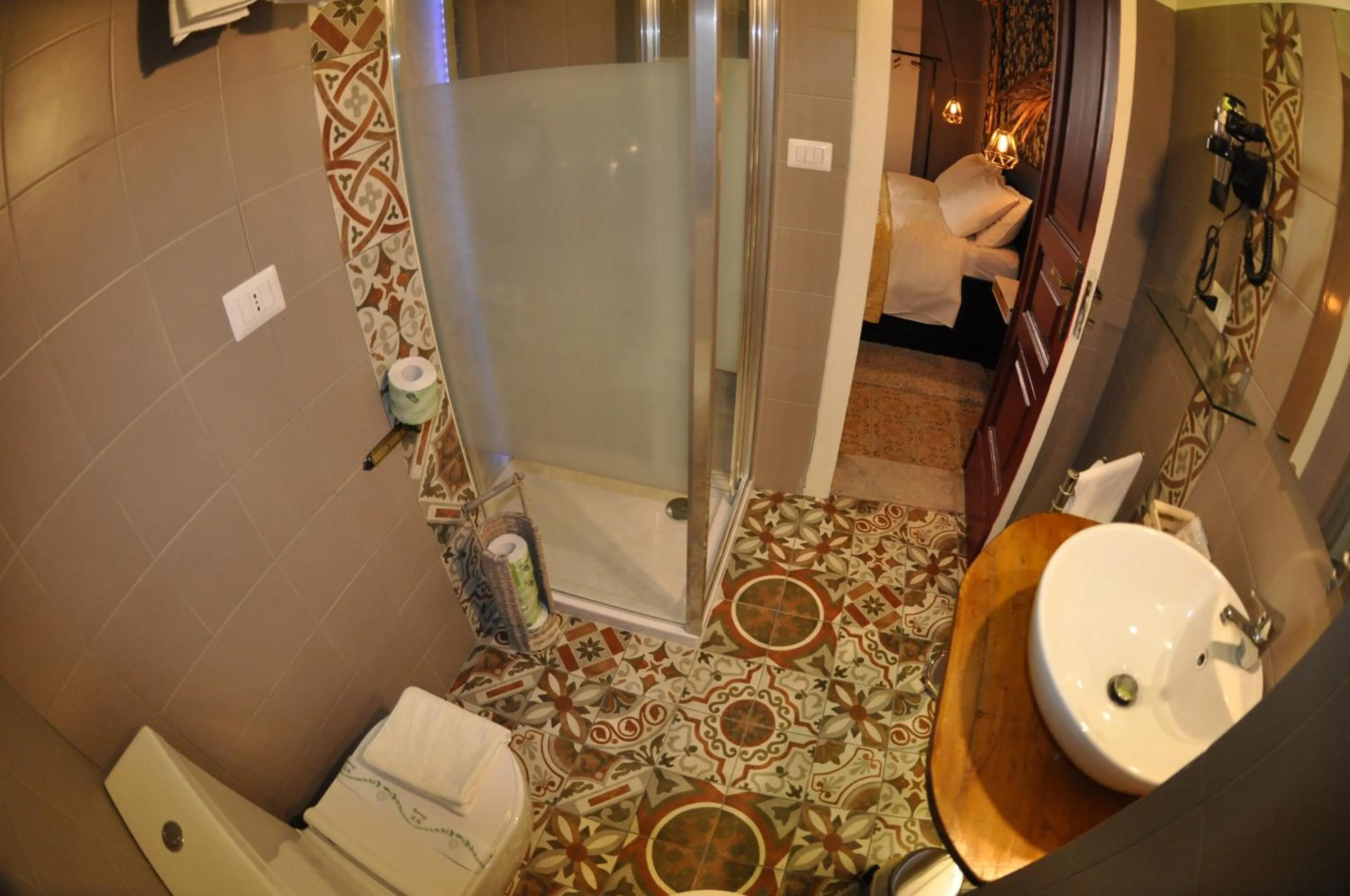 Bathroom in Grand Tour Design Guest House Catania Self Check-in