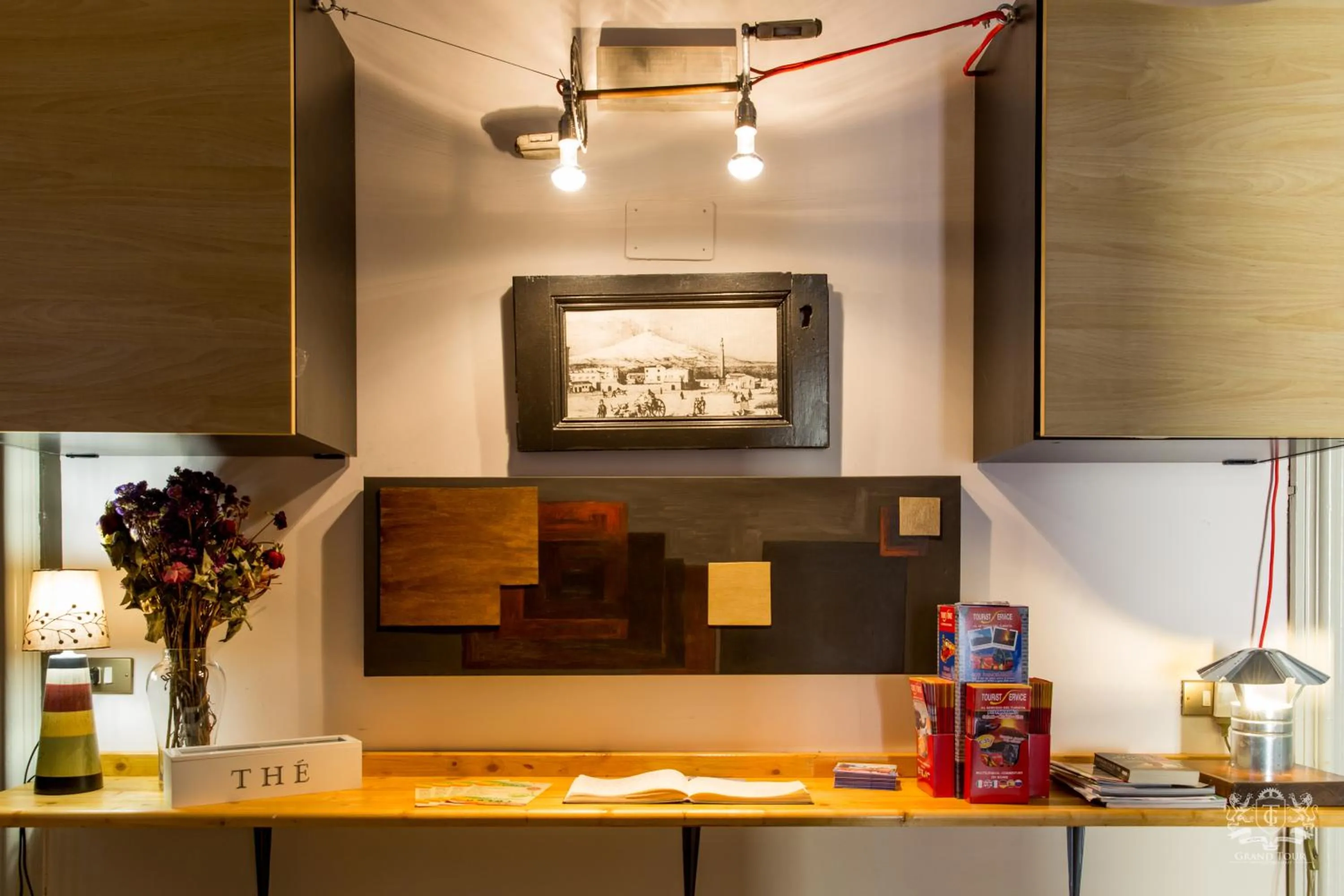 Lounge or bar in Grand Tour Design Guest House Catania Self Check-in