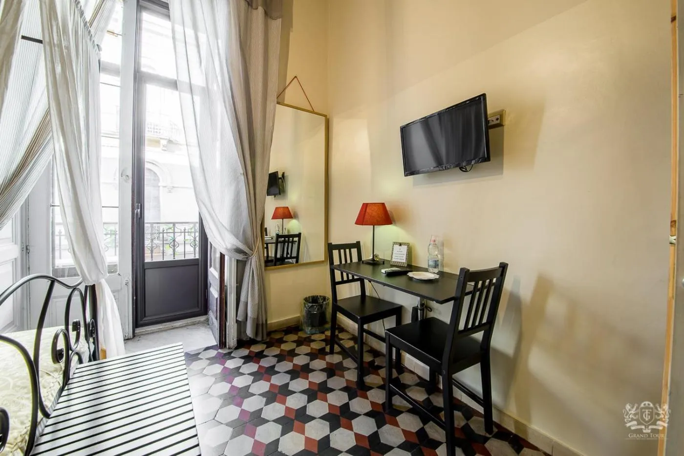 Photo of the whole room in Grand Tour Design Guest House Catania Self Check-in