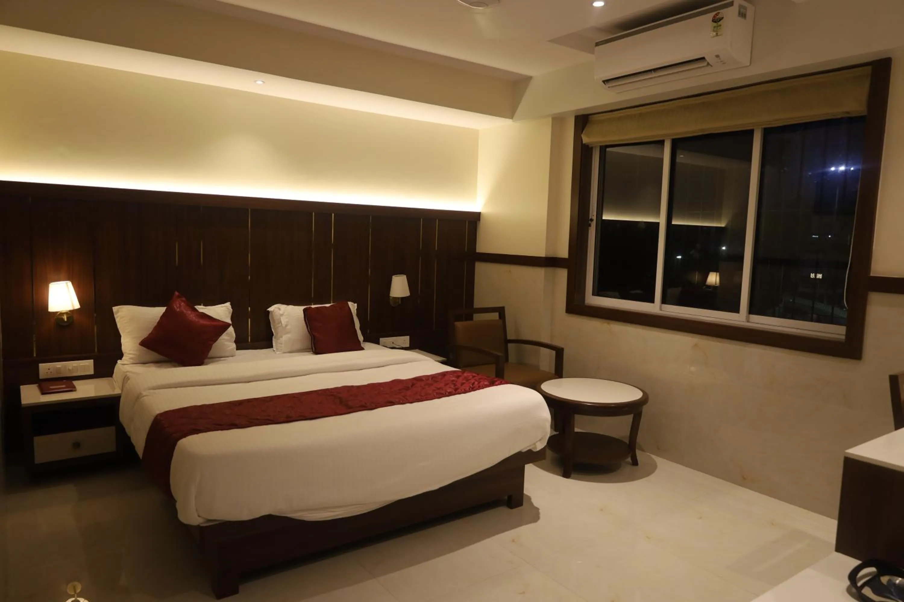 Bed in Hotel Prestige Residency
